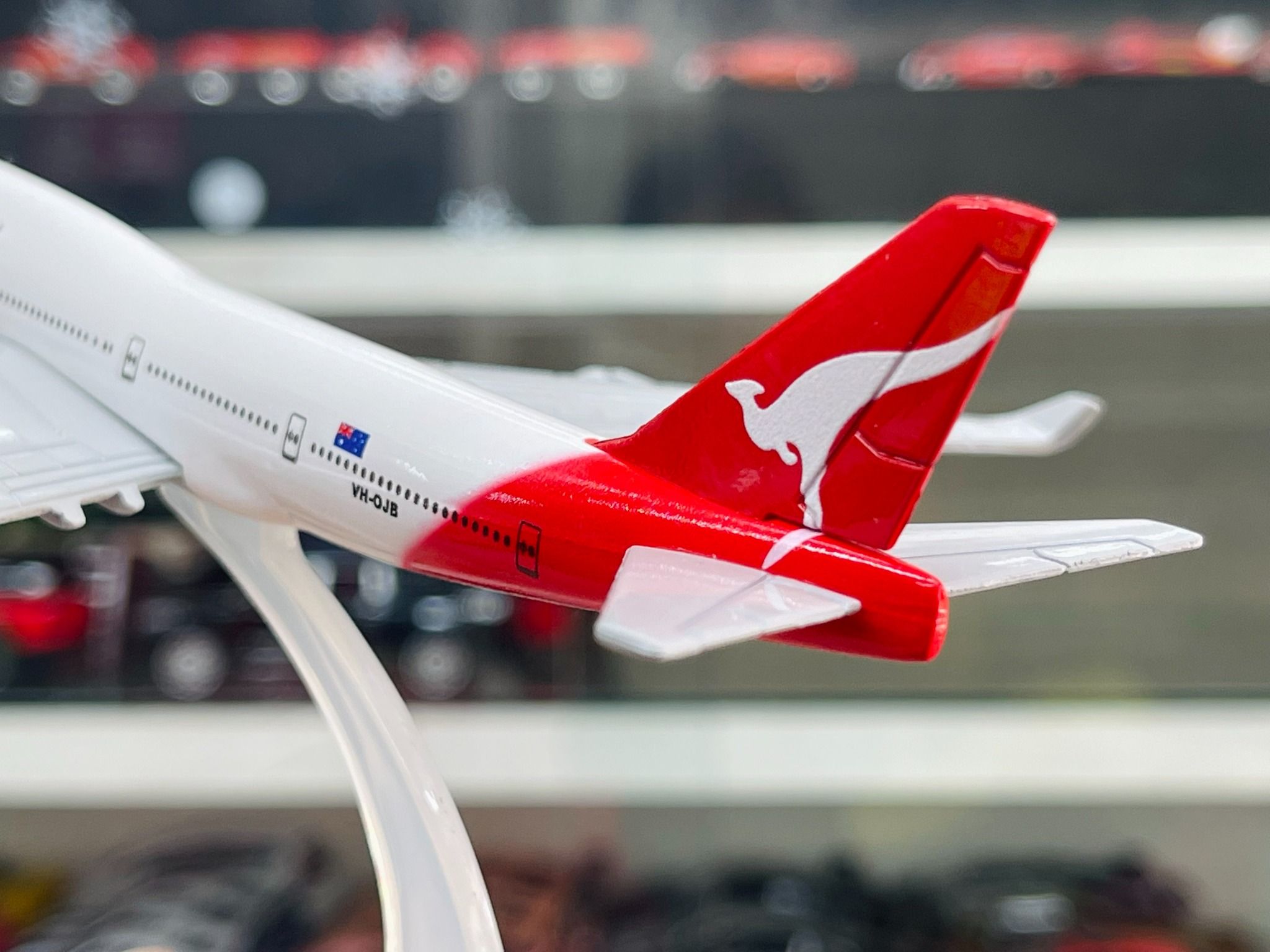 Mô hình máy bay Australia Qantas Boeing B747 16cm MB16003