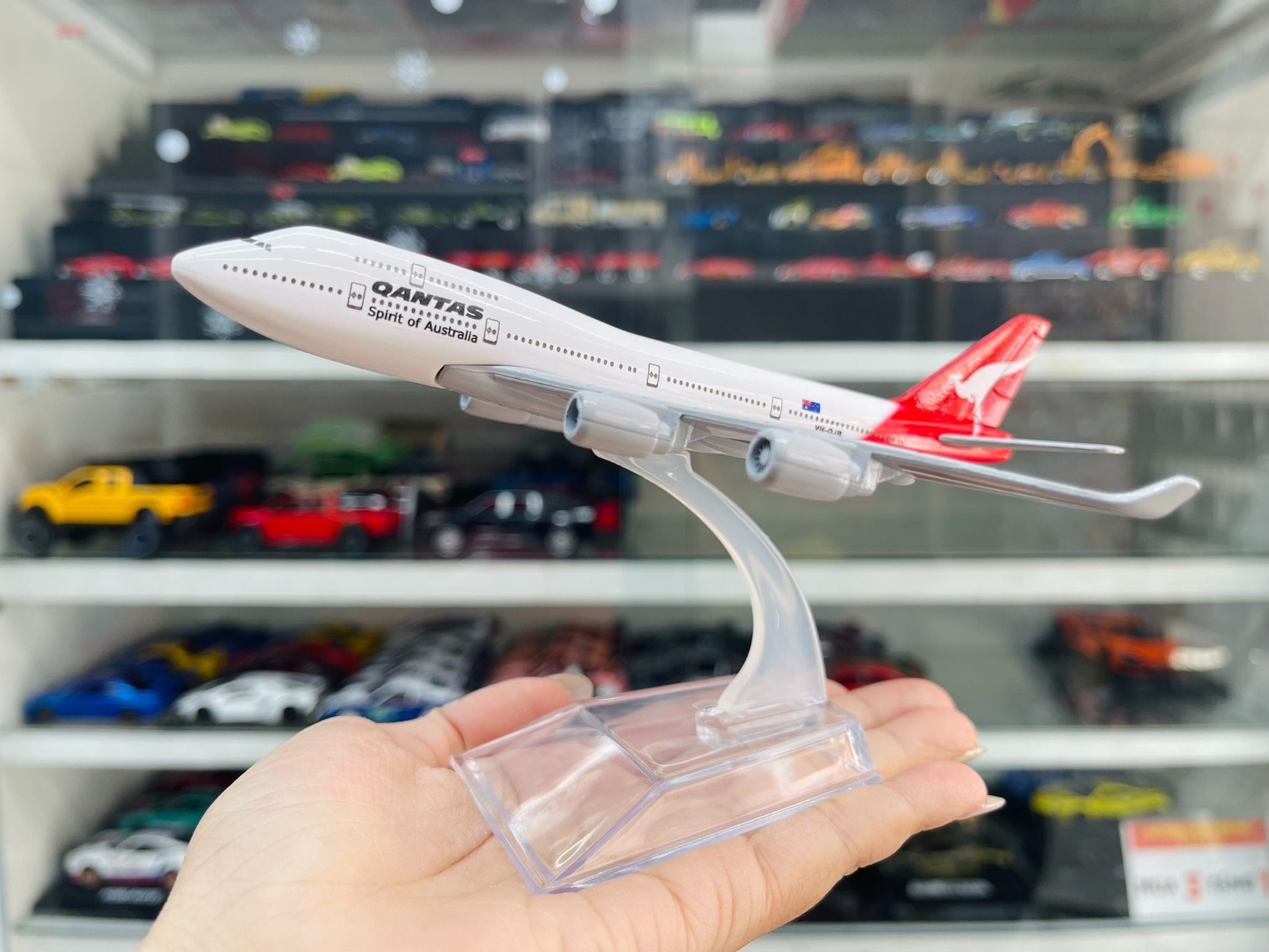 Mô hình máy bay Australia Qantas Boeing B747 16cm MB16003