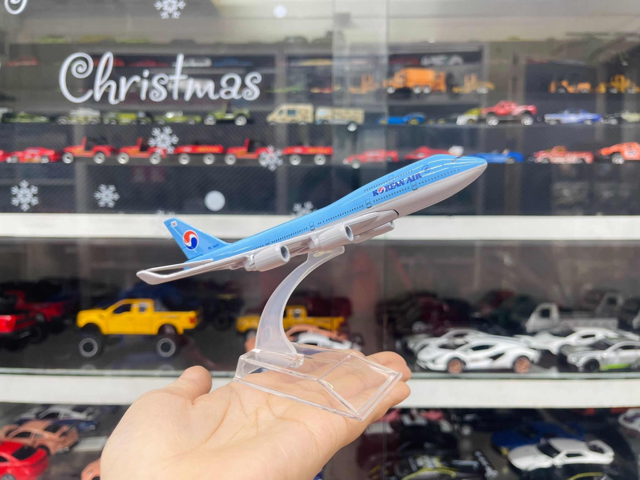 Mô hình máy bay Korean Air Boeing B747 16cm MB16006