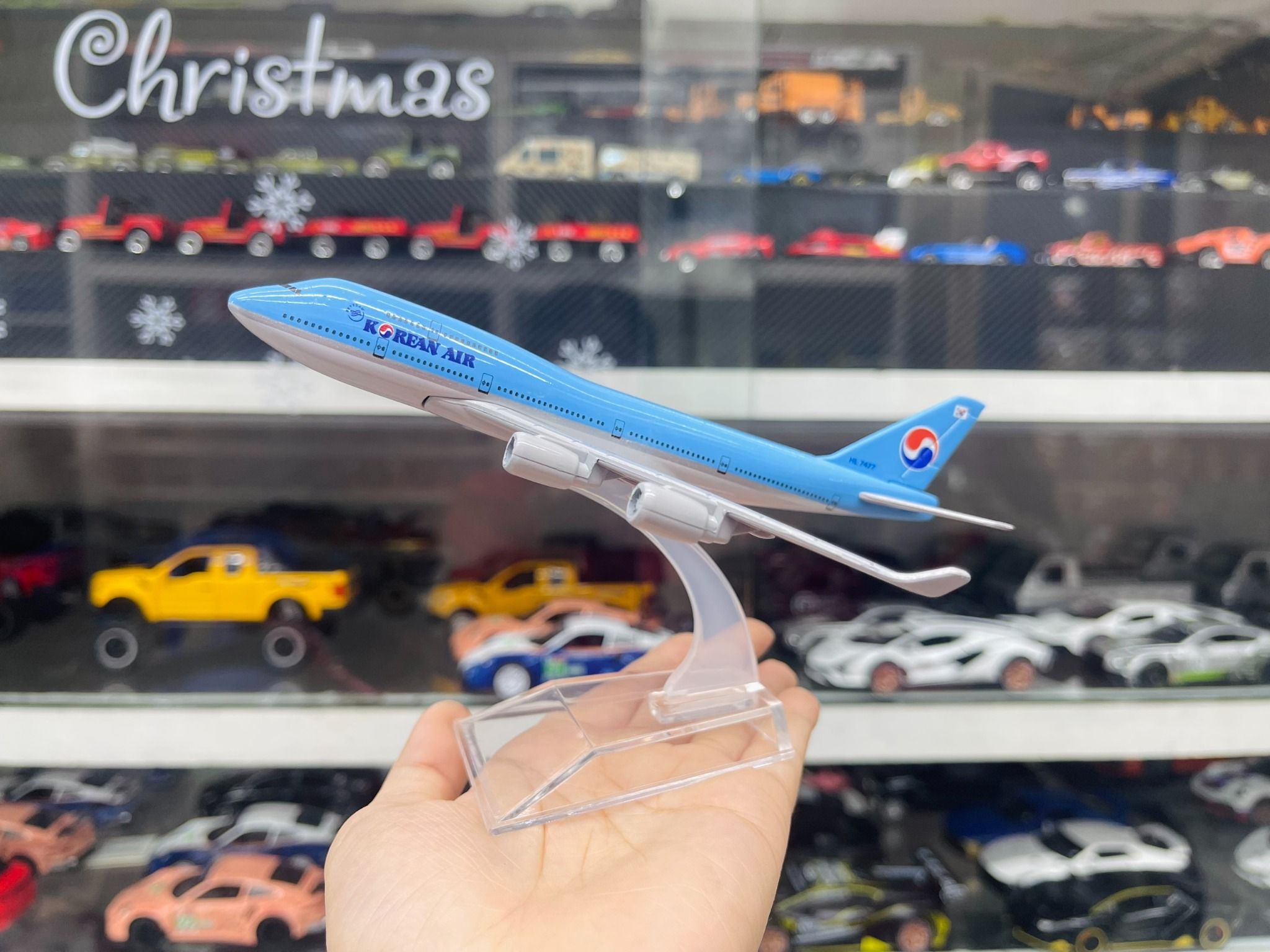 Mô hình máy bay Korean Air Boeing B747 16cm MB16006