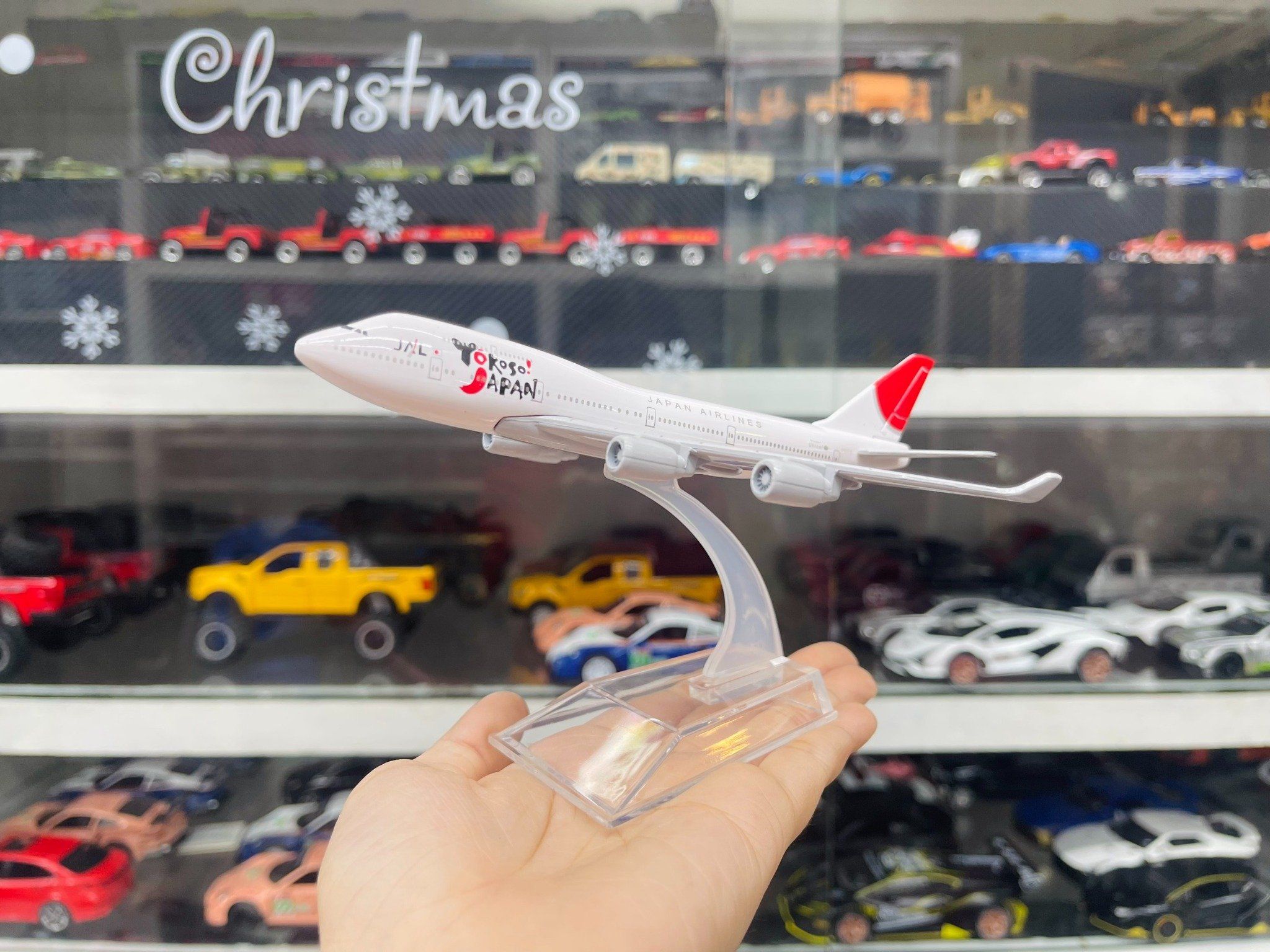 Mô hình máy bay Yokoso Japan Airlines Boeing B747-400 16cm MB16018