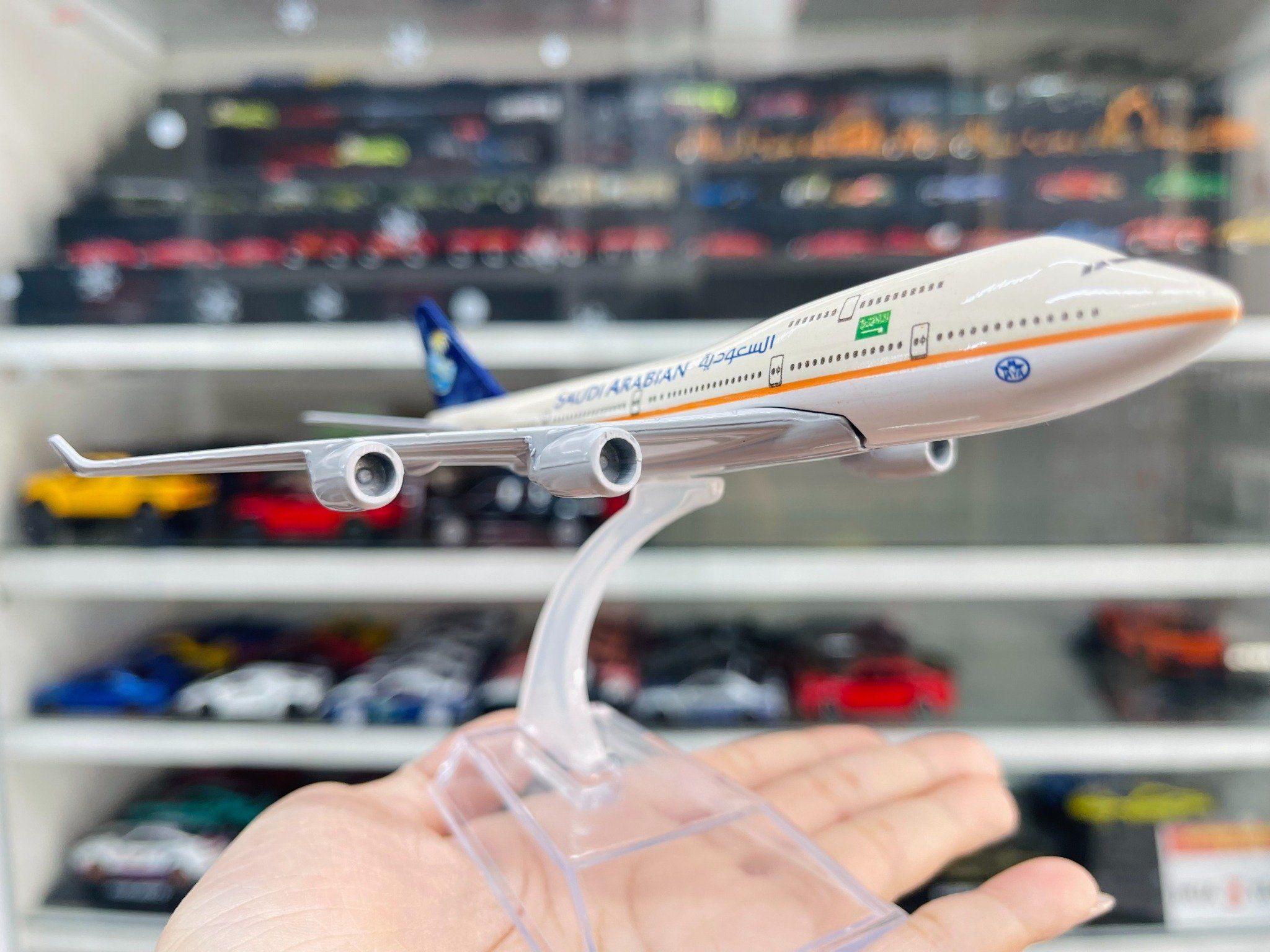 Mô hình máy bay Saudi Arabia Airlines Boeing B747 16cm MB16020