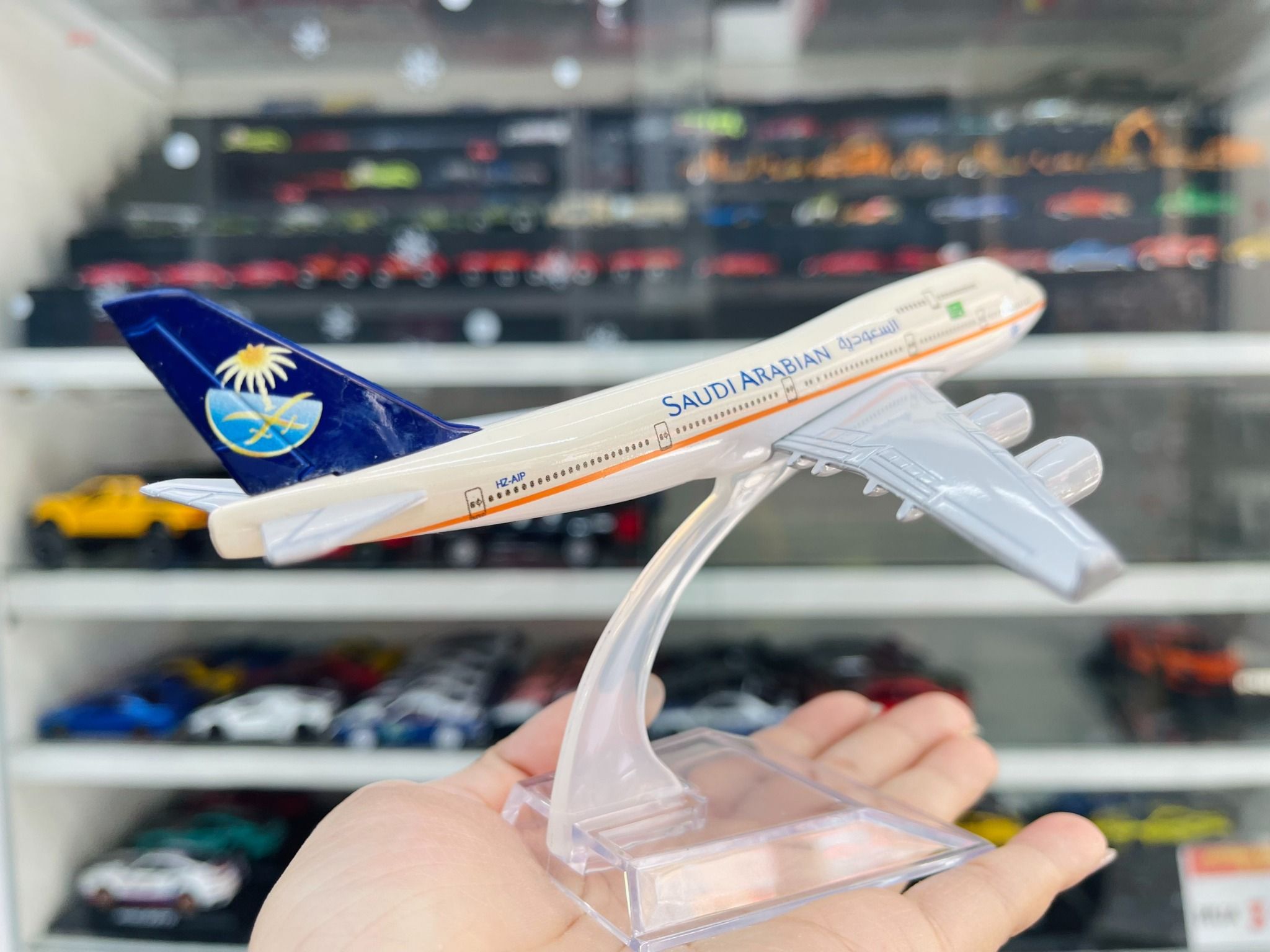 Mô hình máy bay Saudi Arabia Airlines Boeing B747 16cm MB16020