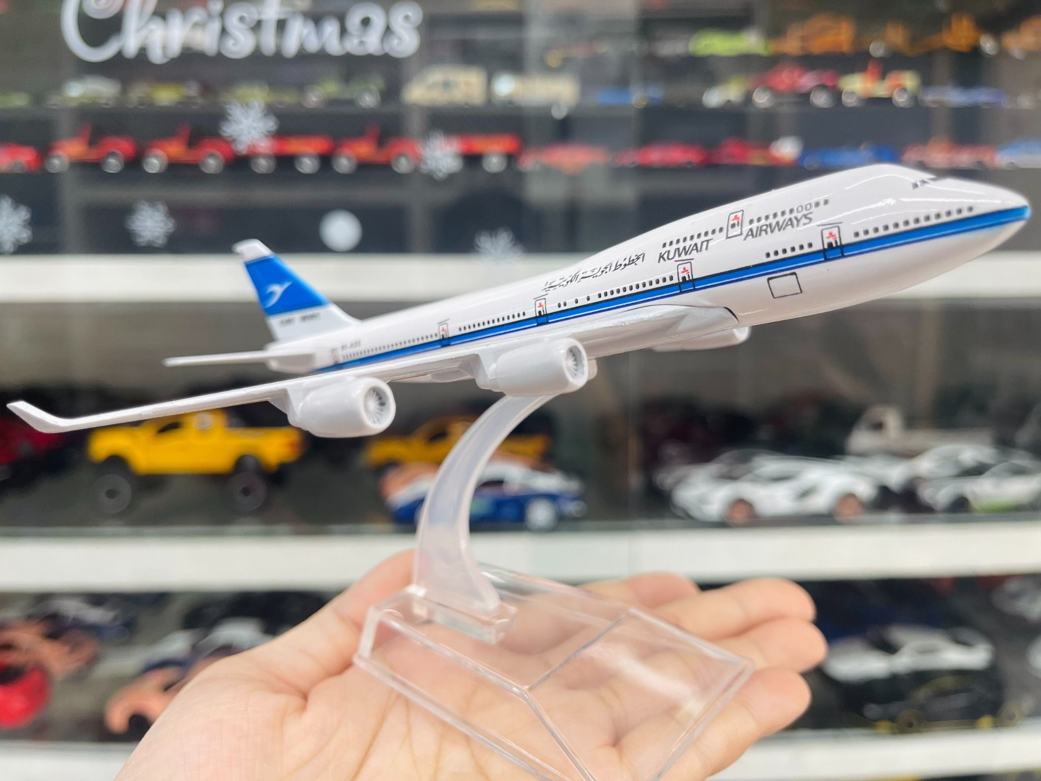 Mô hình máy bay Kuwait Airways Boeing B747-29BM 16cm MB16021