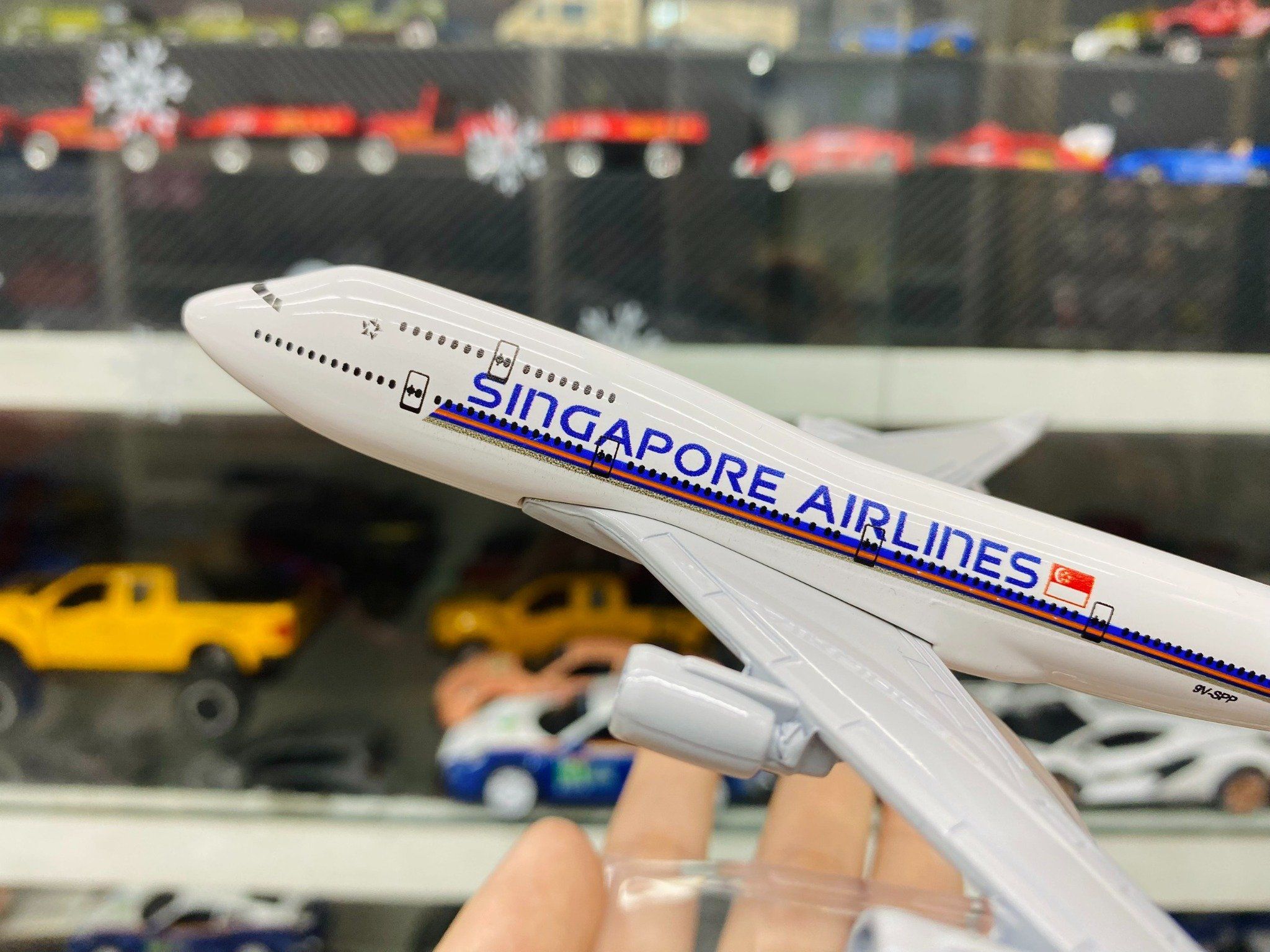 Mô hình máy bay Singapore Airlines Boeing B747 16cm MB16024