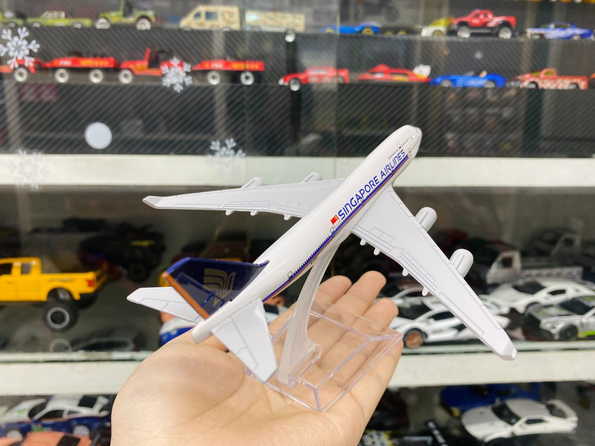 Mô hình máy bay Singapore Airlines Boeing B747 16cm MB16024