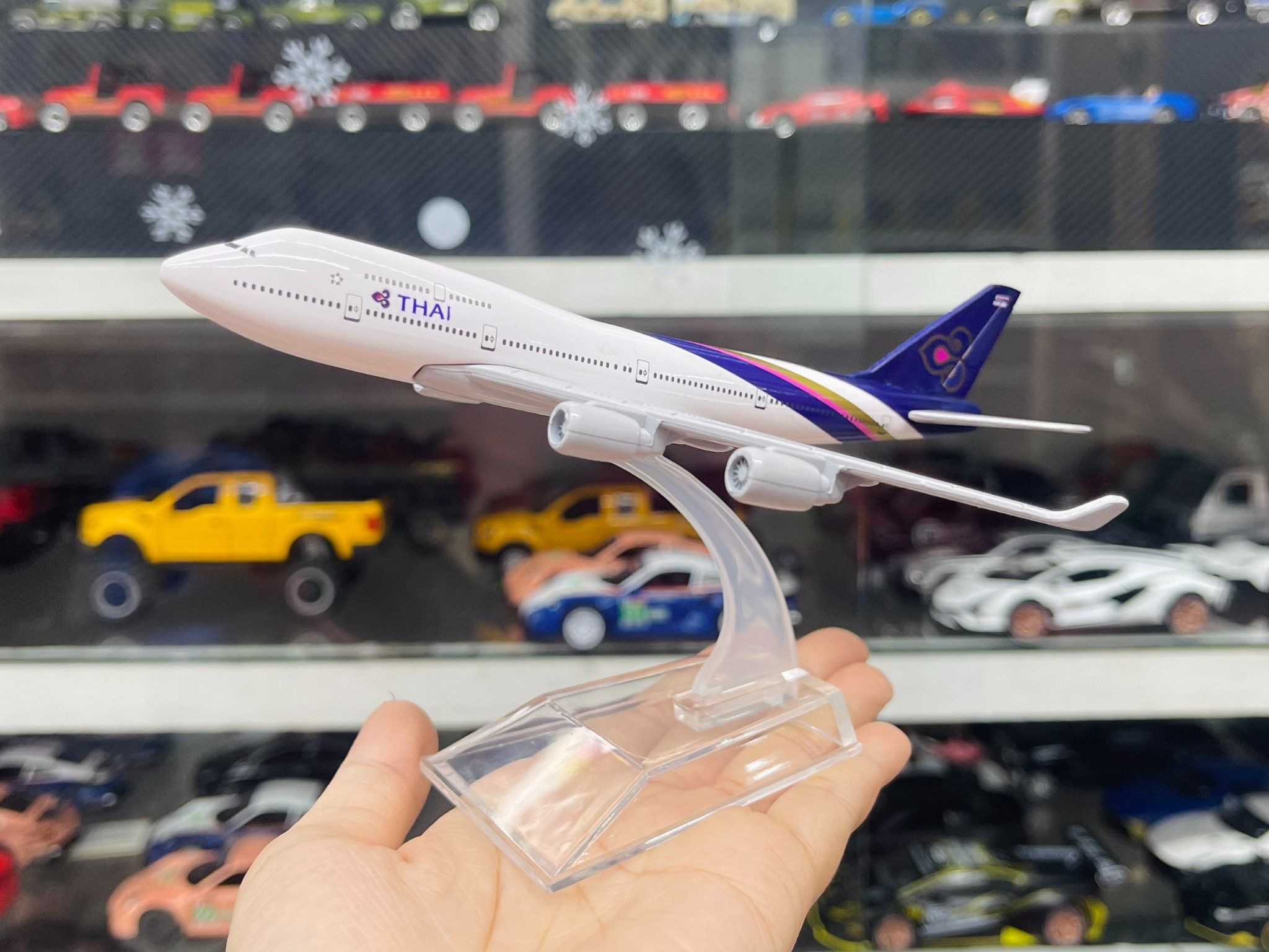 Mô hình máy bay Thái Lan Thai Airways Boeing B747 16cm MB16025