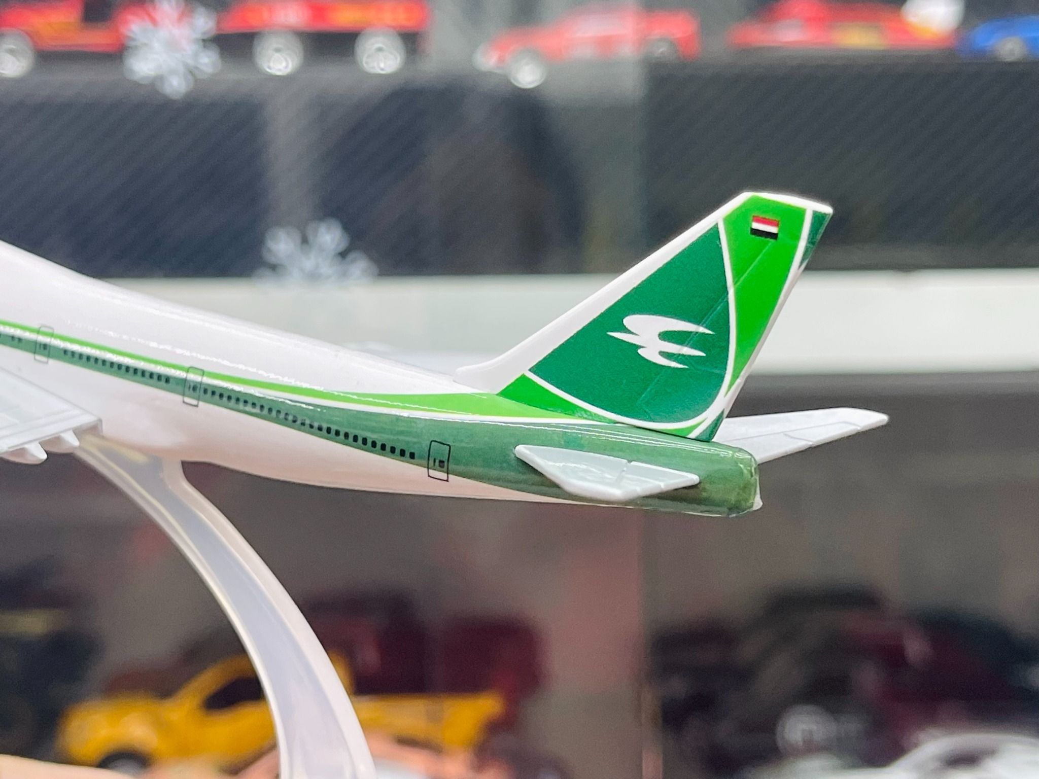 Mô hình máy bay Iraqi Airways Boeing B747 16cm MB16027