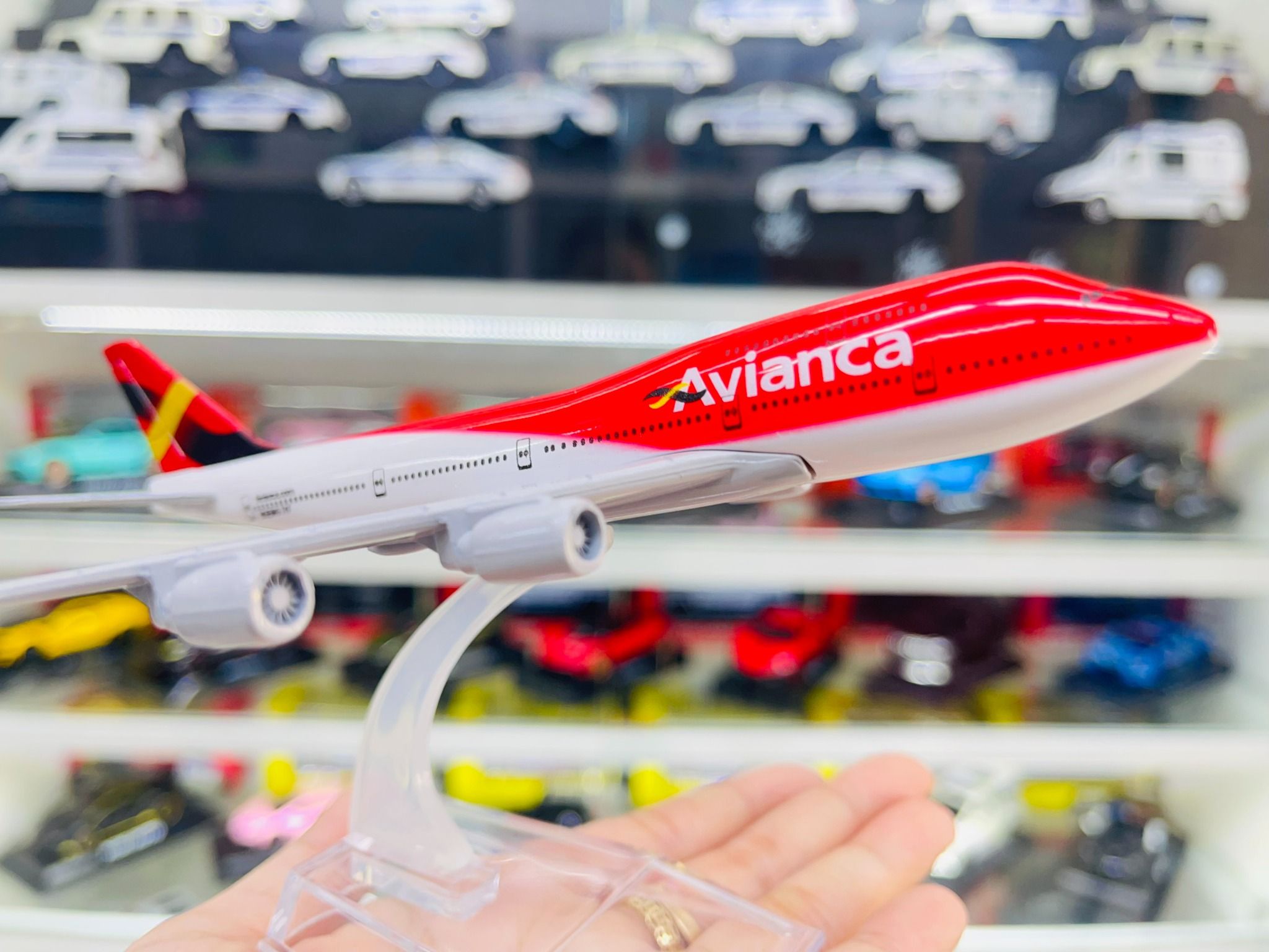 Mô hình máy bay Colombia Avianca Airways Boeing B747 16cm MB16028