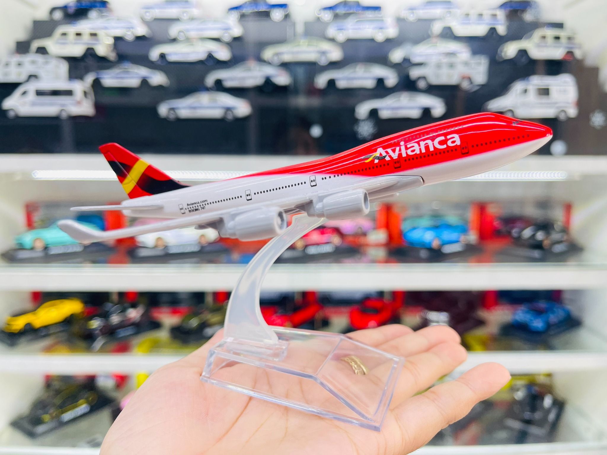 Mô hình máy bay Colombia Avianca Airways Boeing B747 16cm MB16028