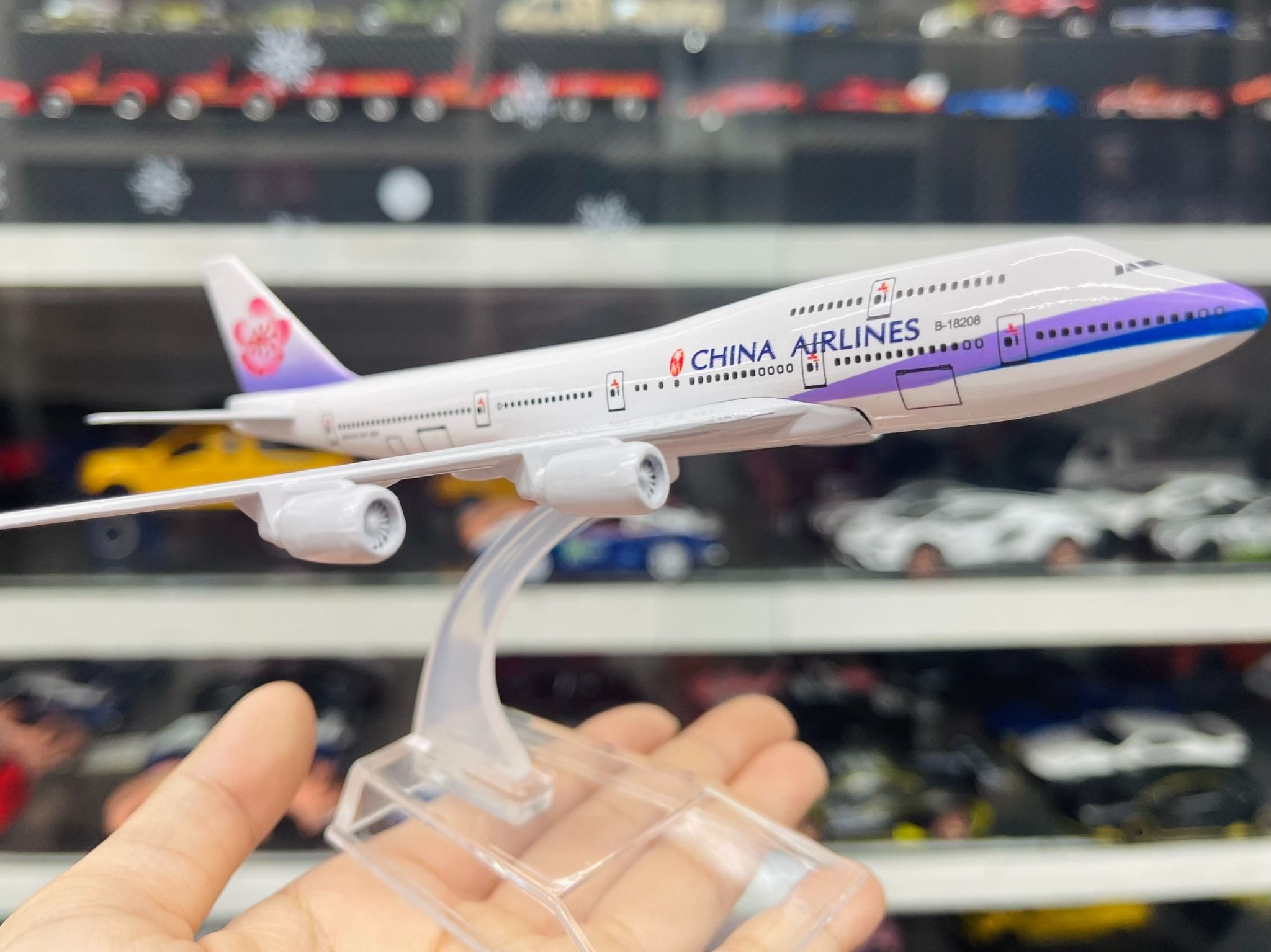 Mô hình máy bay China Airlines B-18208 Boeing B747 16cm MB16034