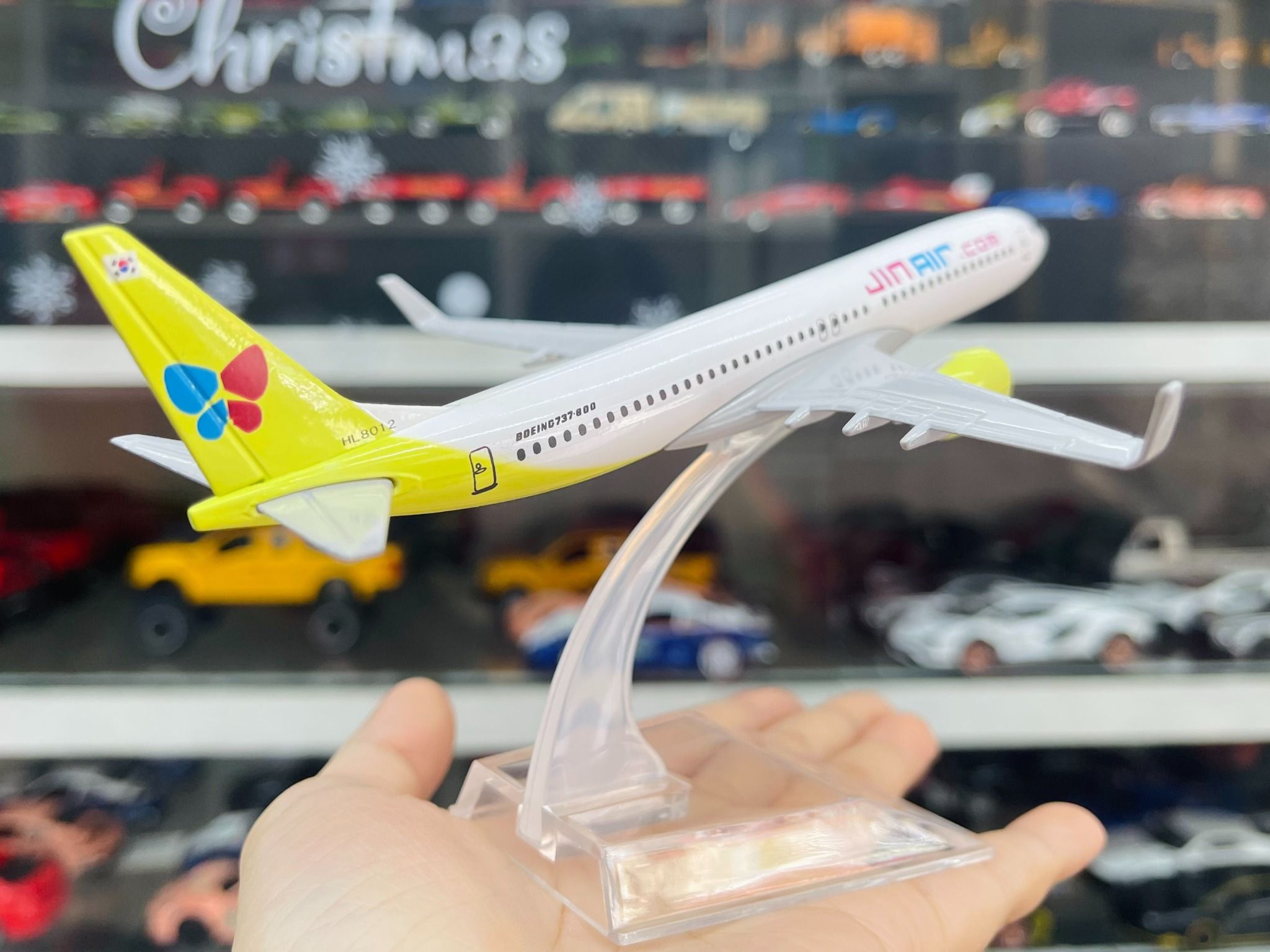 Mô hình máy bay Hàn Quốc Jin Air.com Boeing B737 16cm MB16041