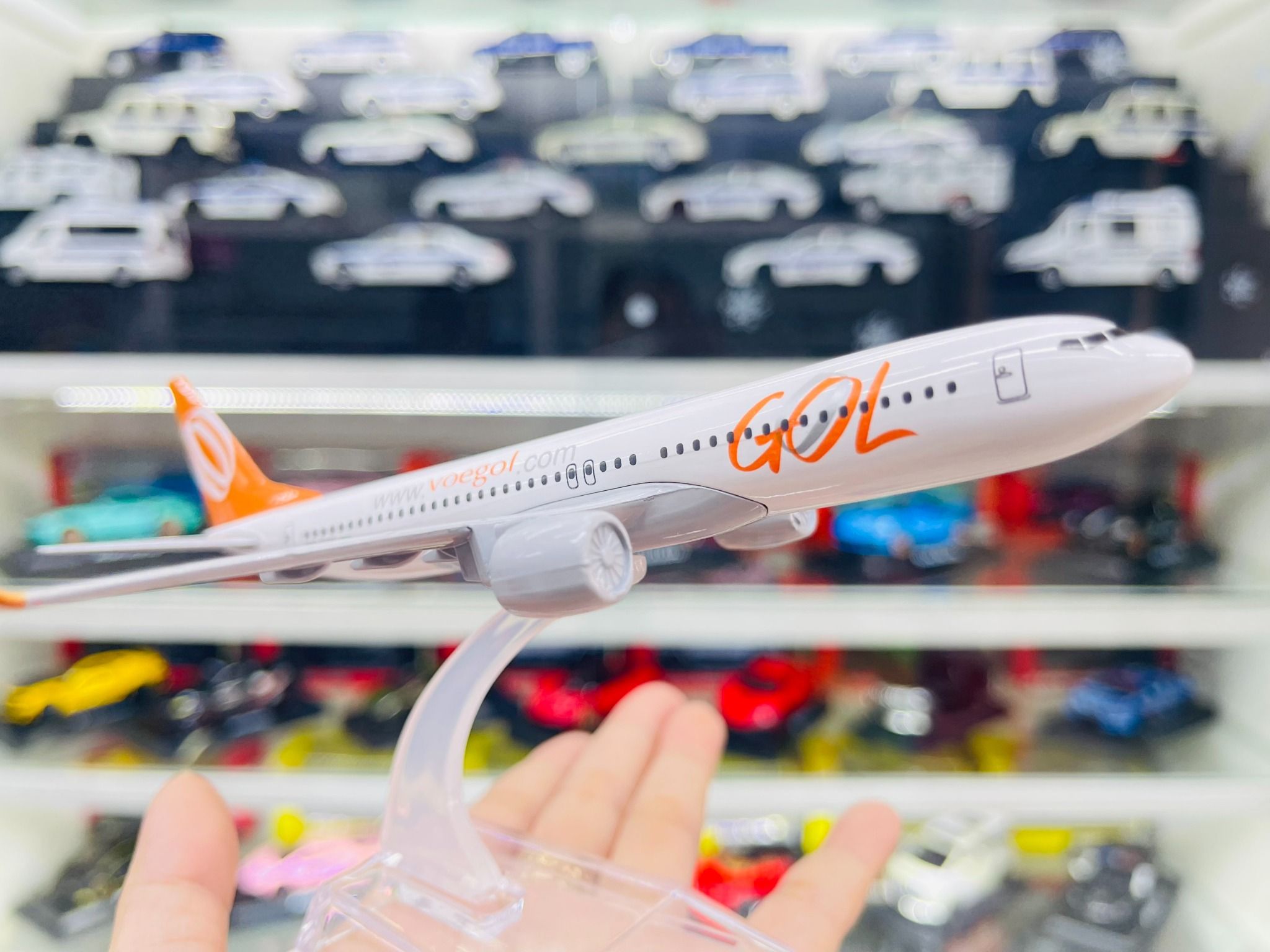 Mô hình máy bay PR-GTF Voegol.com GOL Boeing B737 16cm MB16048