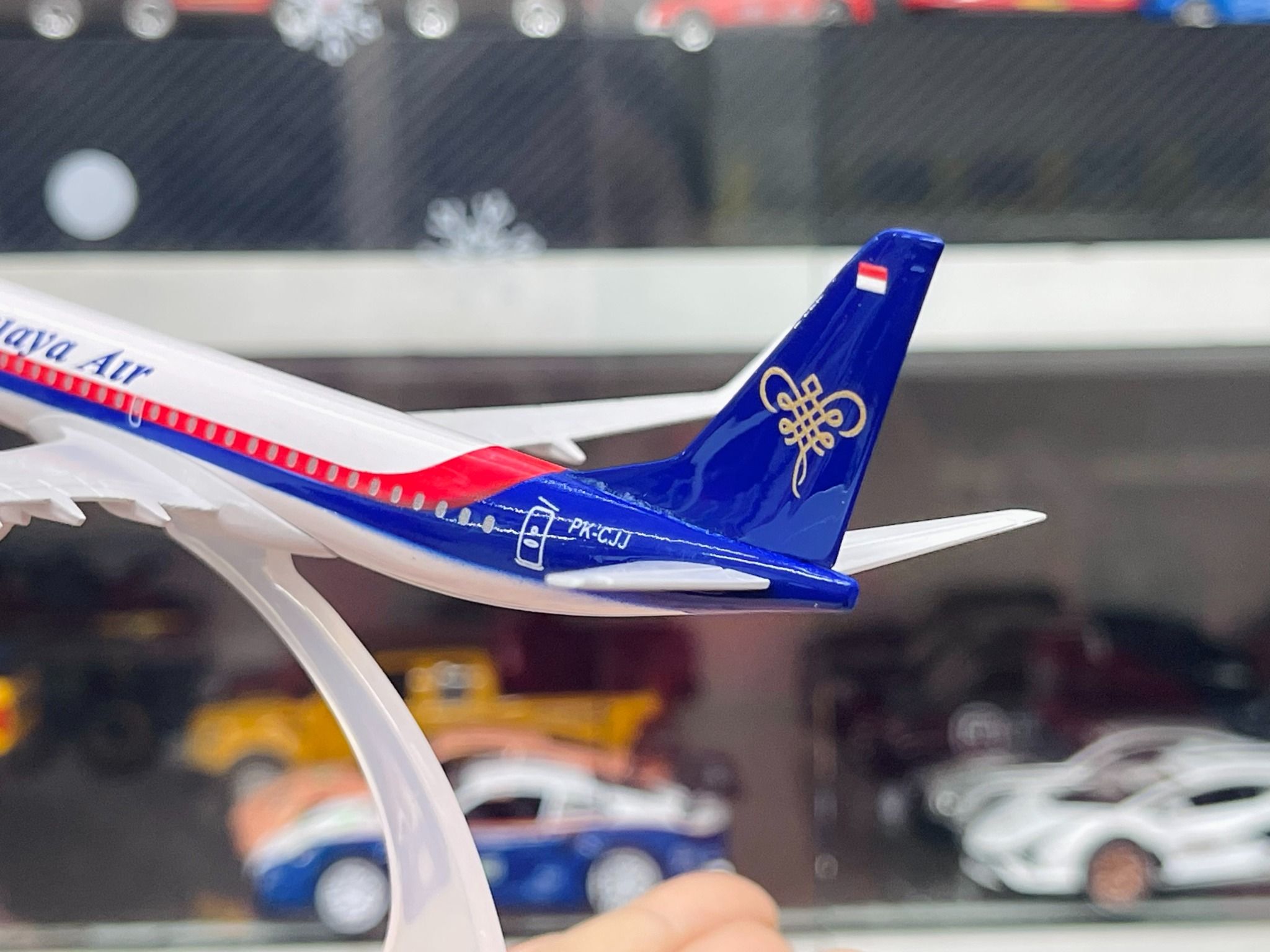 Mô hình máy bay Sriwiiava Air PK-CJJ Boeing B737 16cm MB16052
