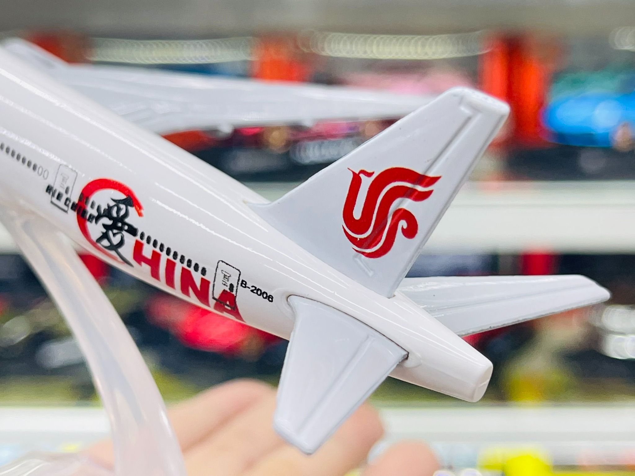 Mô hình máy bay Air China Boeing B777-300ER 16cm MB16068