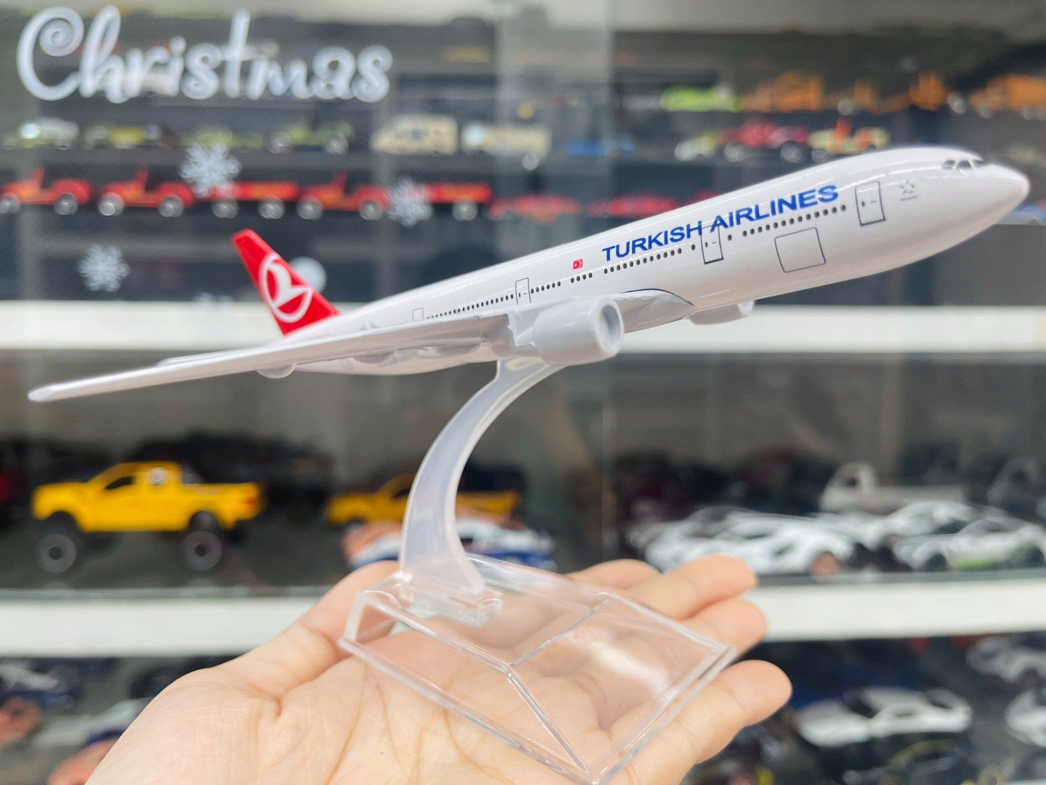 Mô hình máy bay Turkish Airlines Boeing B777-300ER 16cm MB16071