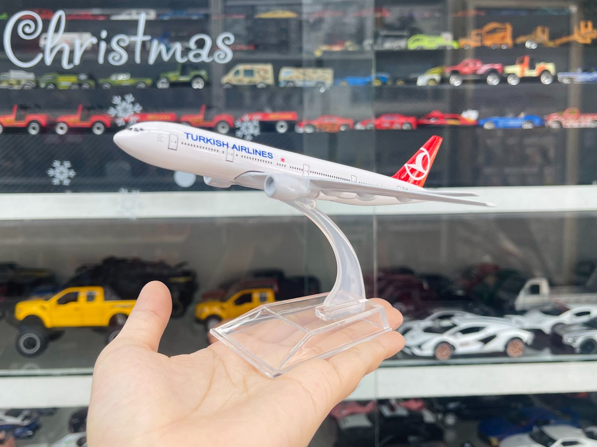 Mô hình máy bay Turkish Airlines Boeing B777-300ER 16cm MB16071