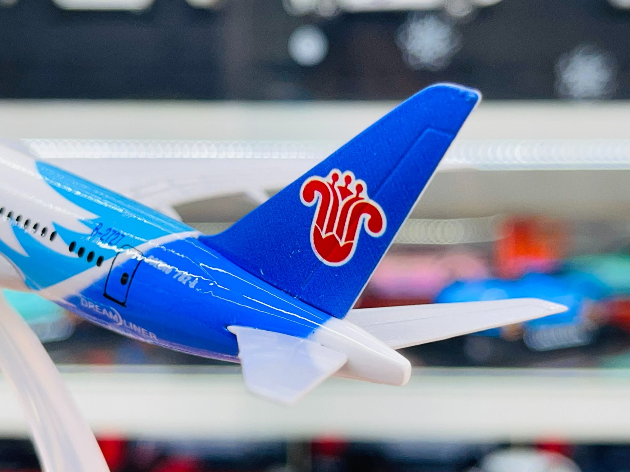 Mô hình máy bay China Southern Dreamliner Boeing B787-9 78Z 16cm MB16077