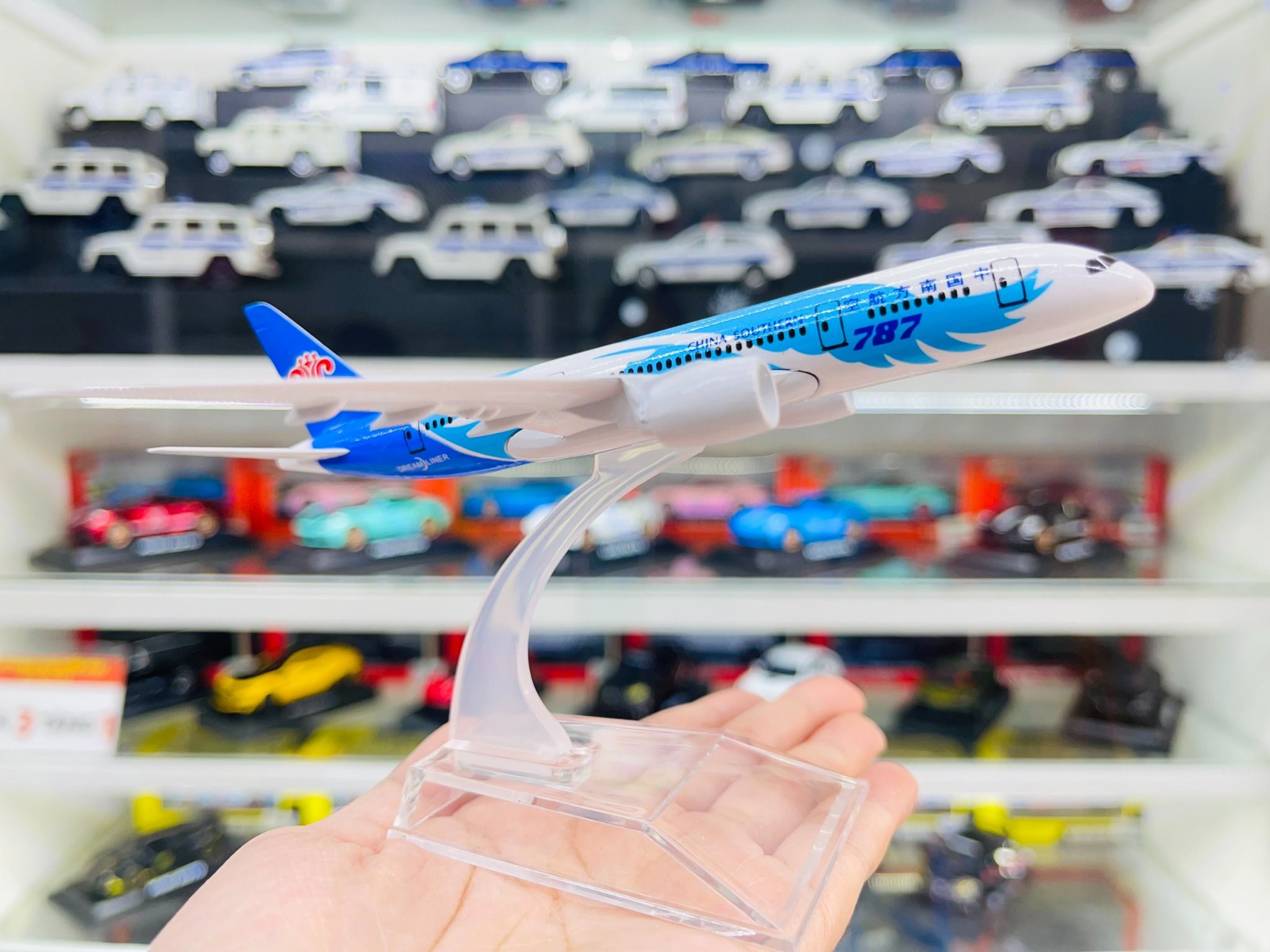 Mô hình máy bay China Southern Dreamliner Boeing B787-9 78Z 16cm MB16077