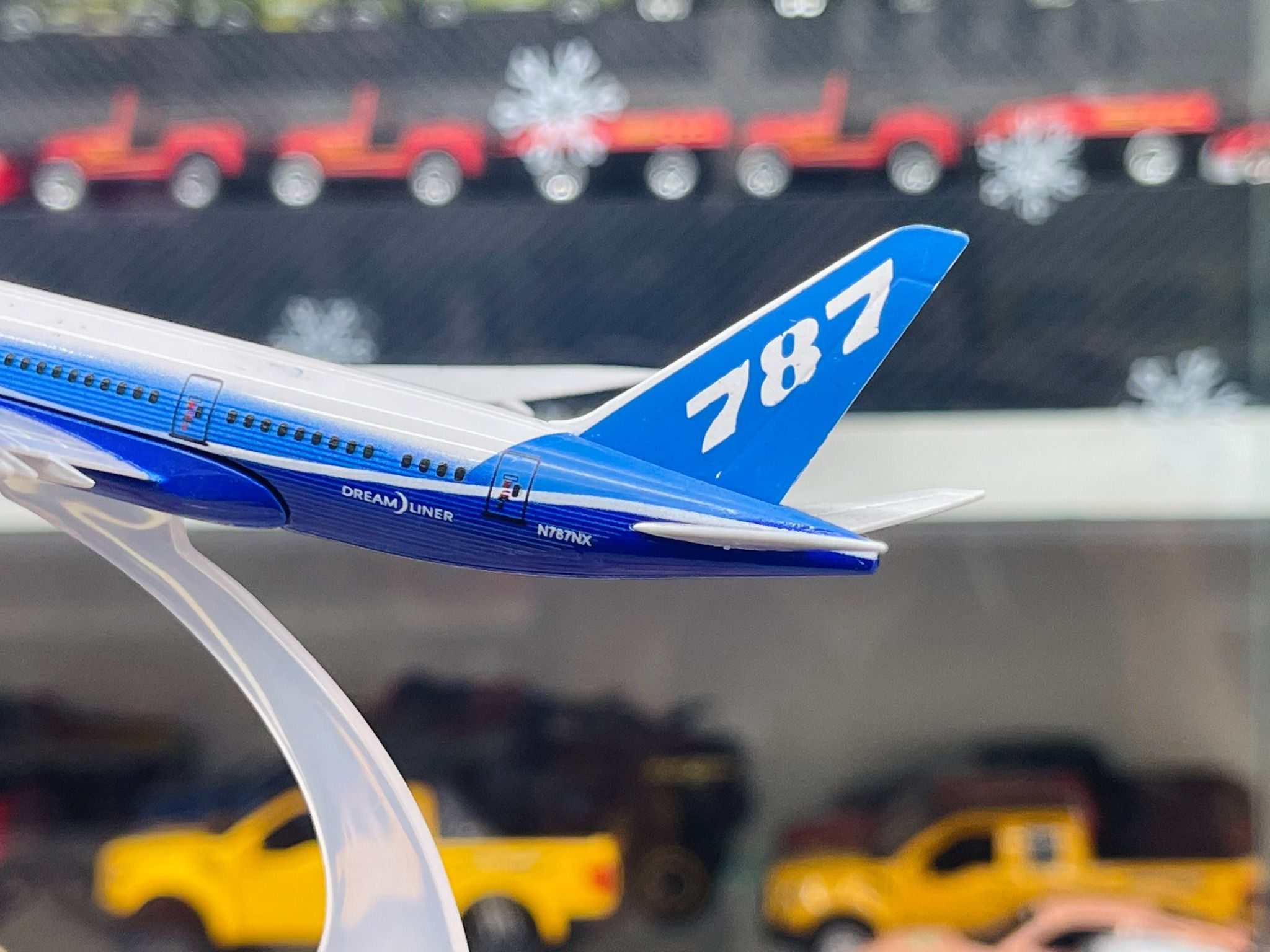 Mô hình máy bay American Dreamliner Boeing B787 16cm MB16083