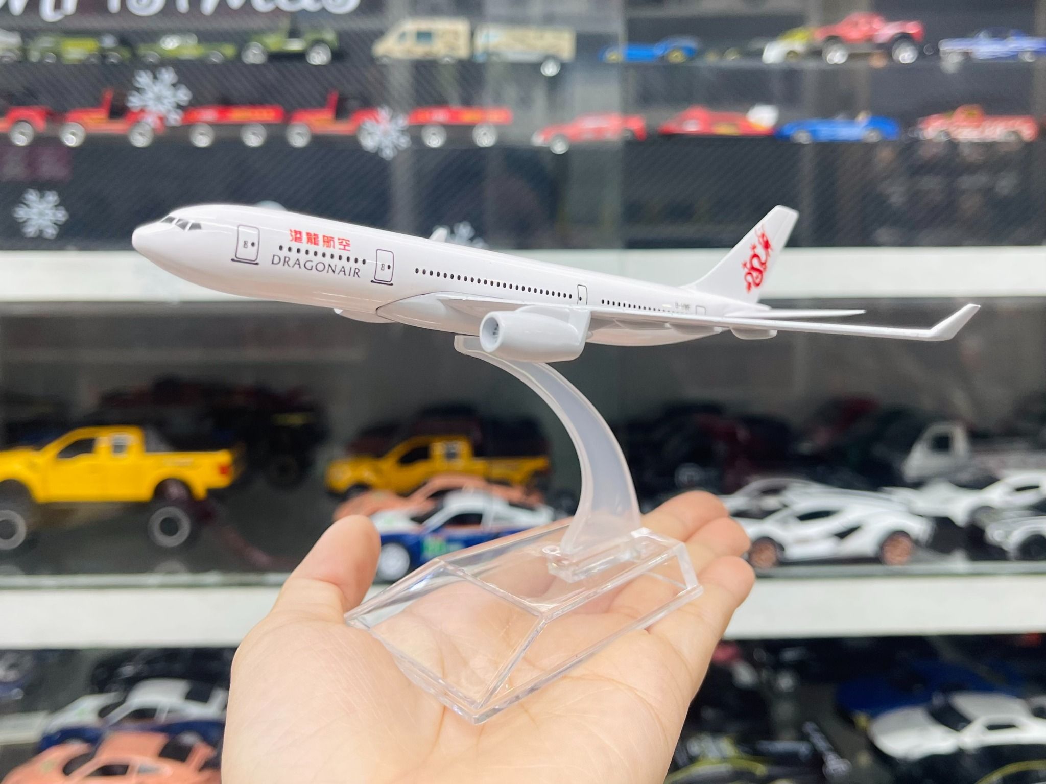 Mô hình máy bay China DragonAir Airbus A330 16cm MB16116