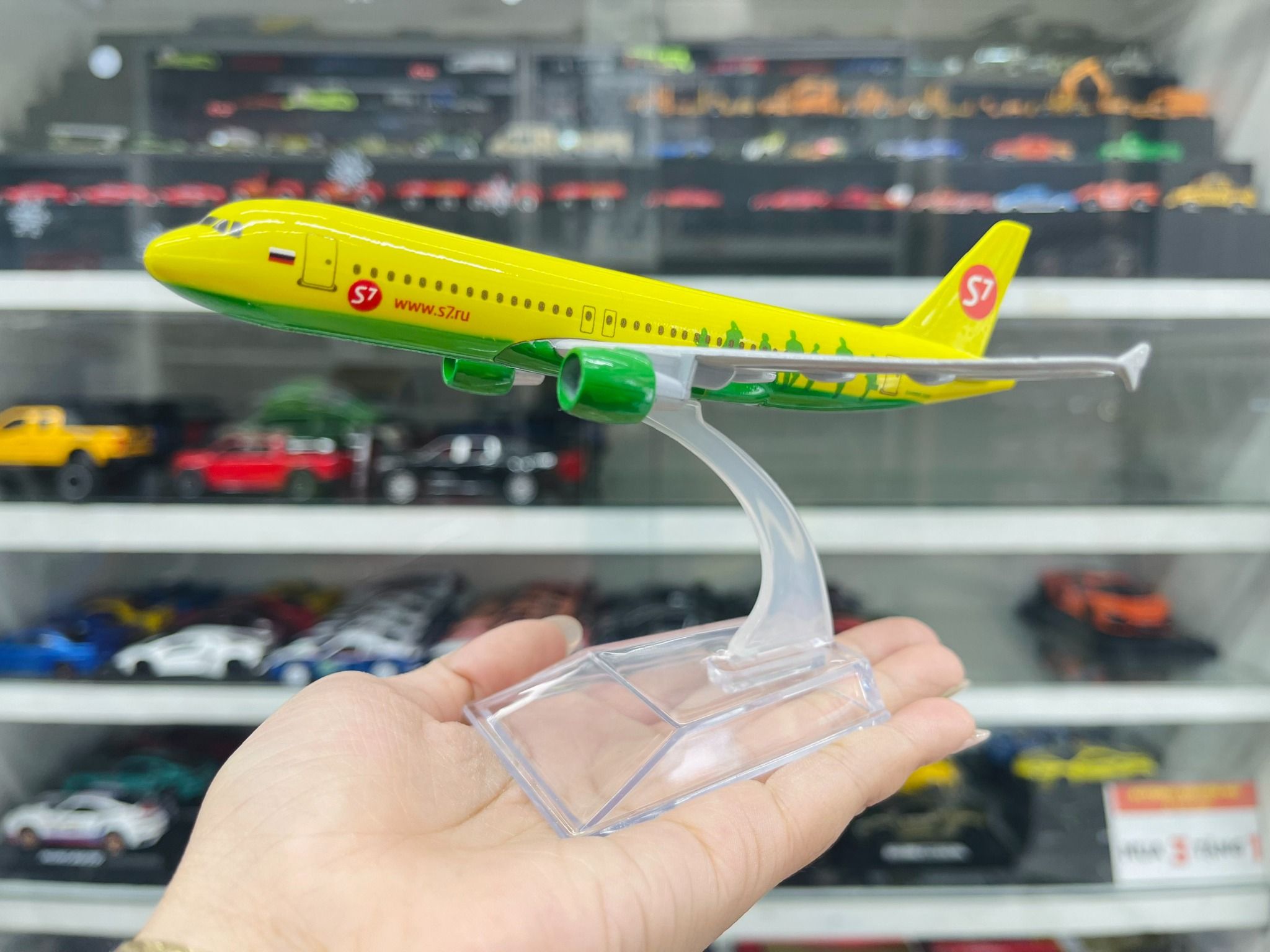 Mô hình máy bay Siberia Airlines S7 Airbus A320-200 16cm MB16140