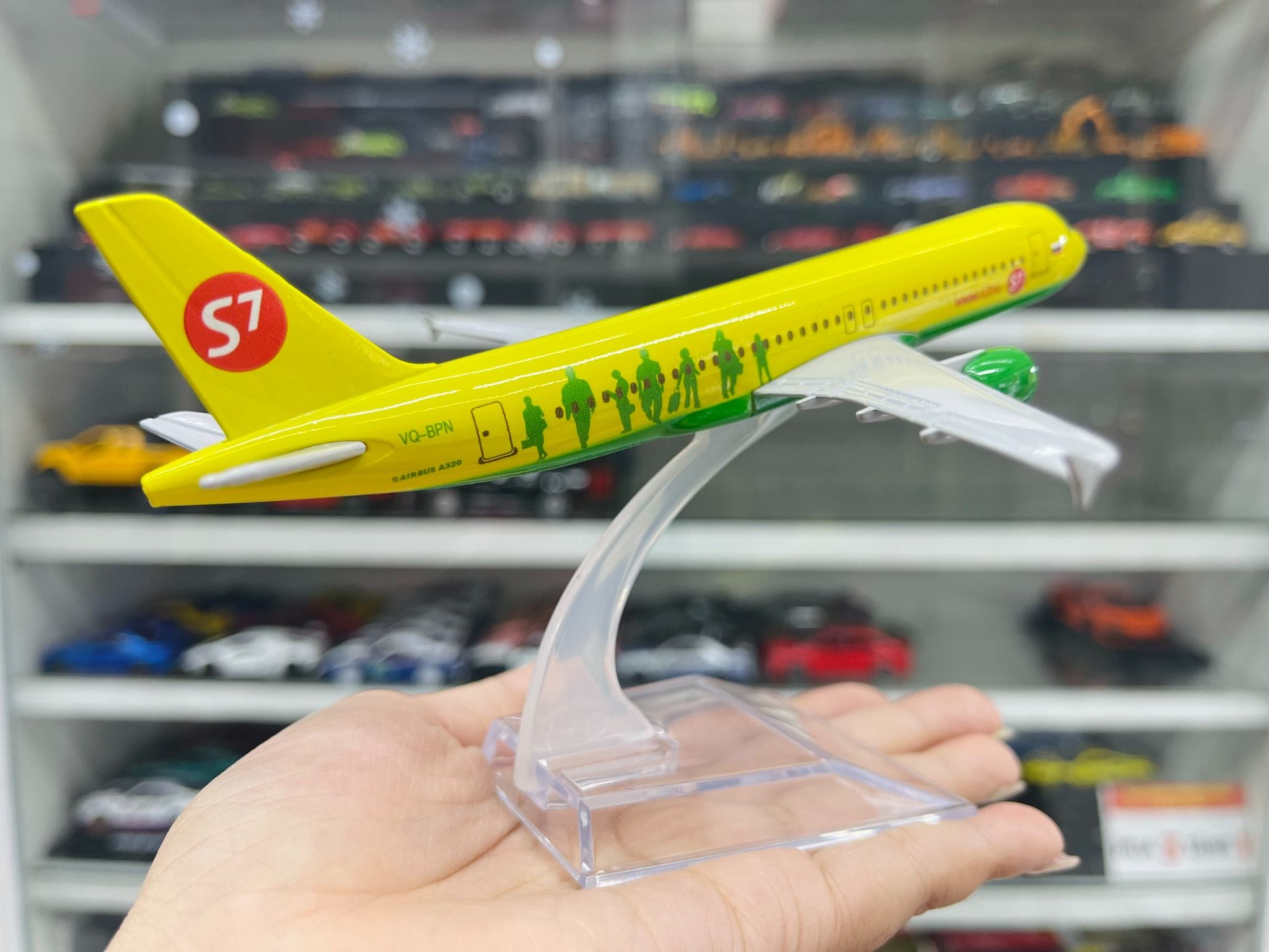 Mô hình máy bay Siberia Airlines S7 Airbus A320-200 16cm MB16140