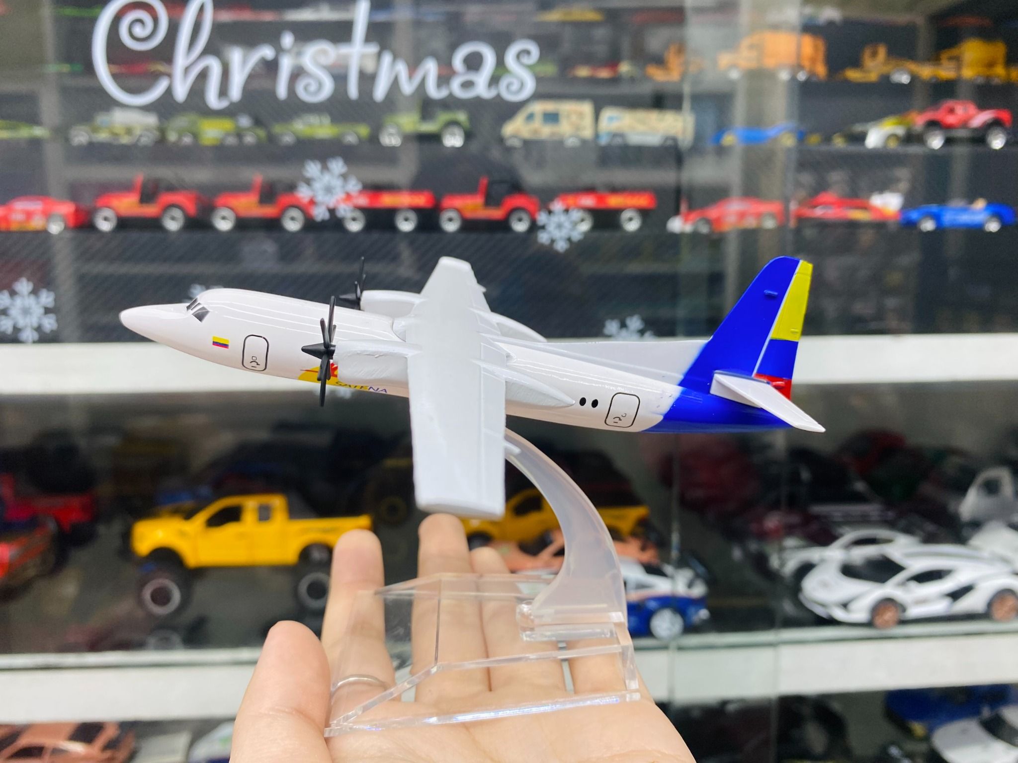 Mô hình máy bay cánh quạt ATR72-60 Columbia Avianca Satena FK50 16cm MB16155