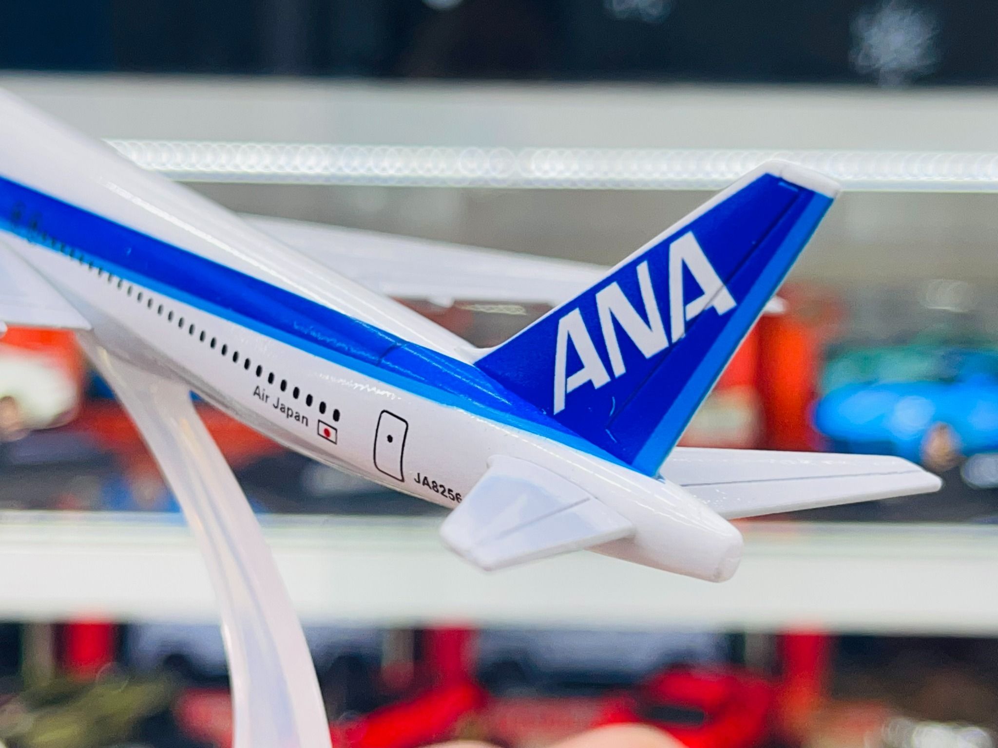 Mô hình máy bay Inspiration of Japan ANA Airlines Boeing B777 16cm MB16173