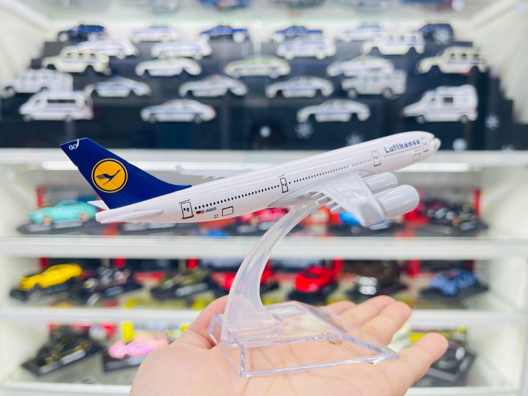 Mô hình máy bay Germany Lufthansa Airbus A340 16cm MB16178