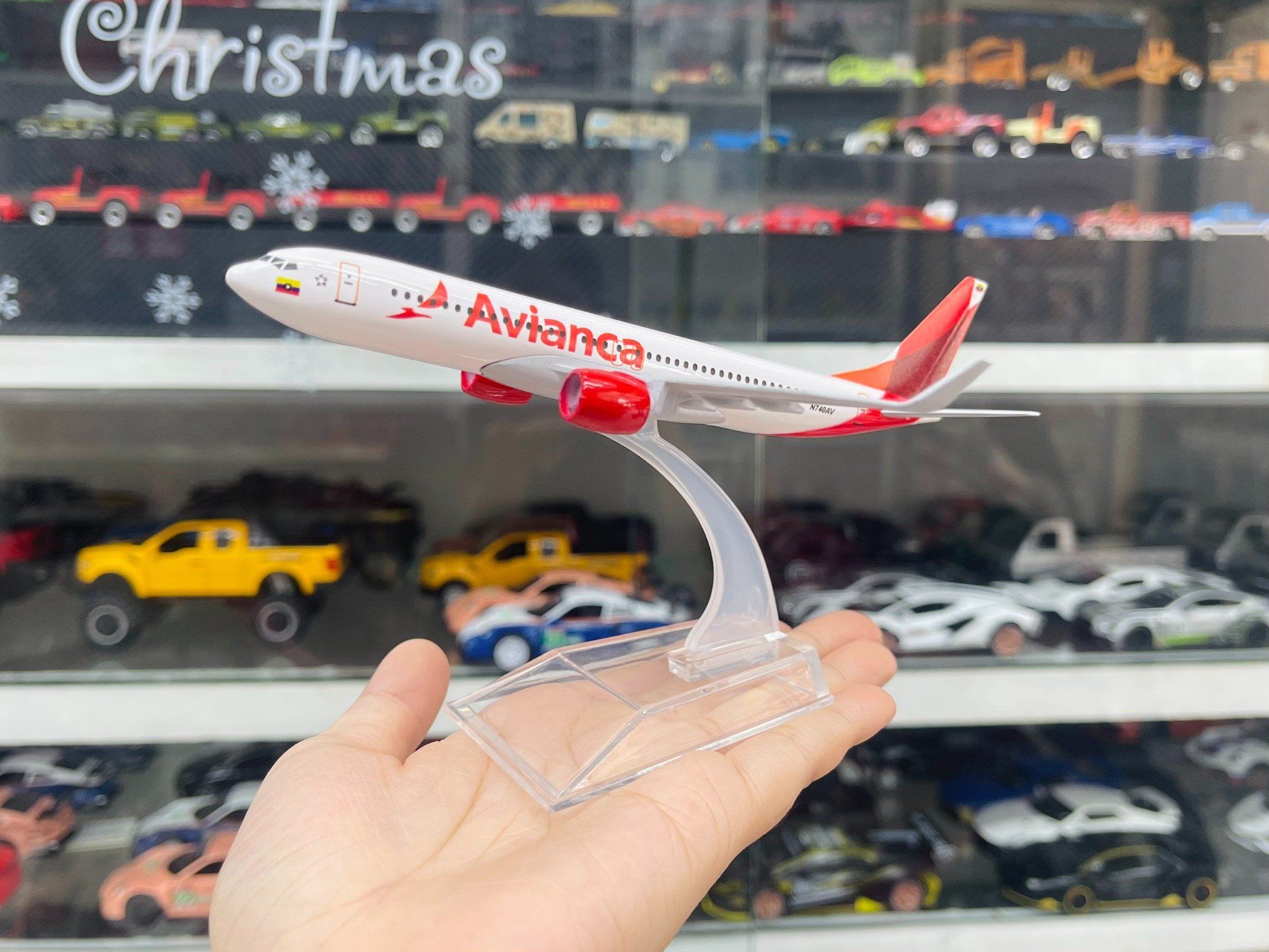 Mô hình máy bay Avianca Airbus A320 16cm MB16180