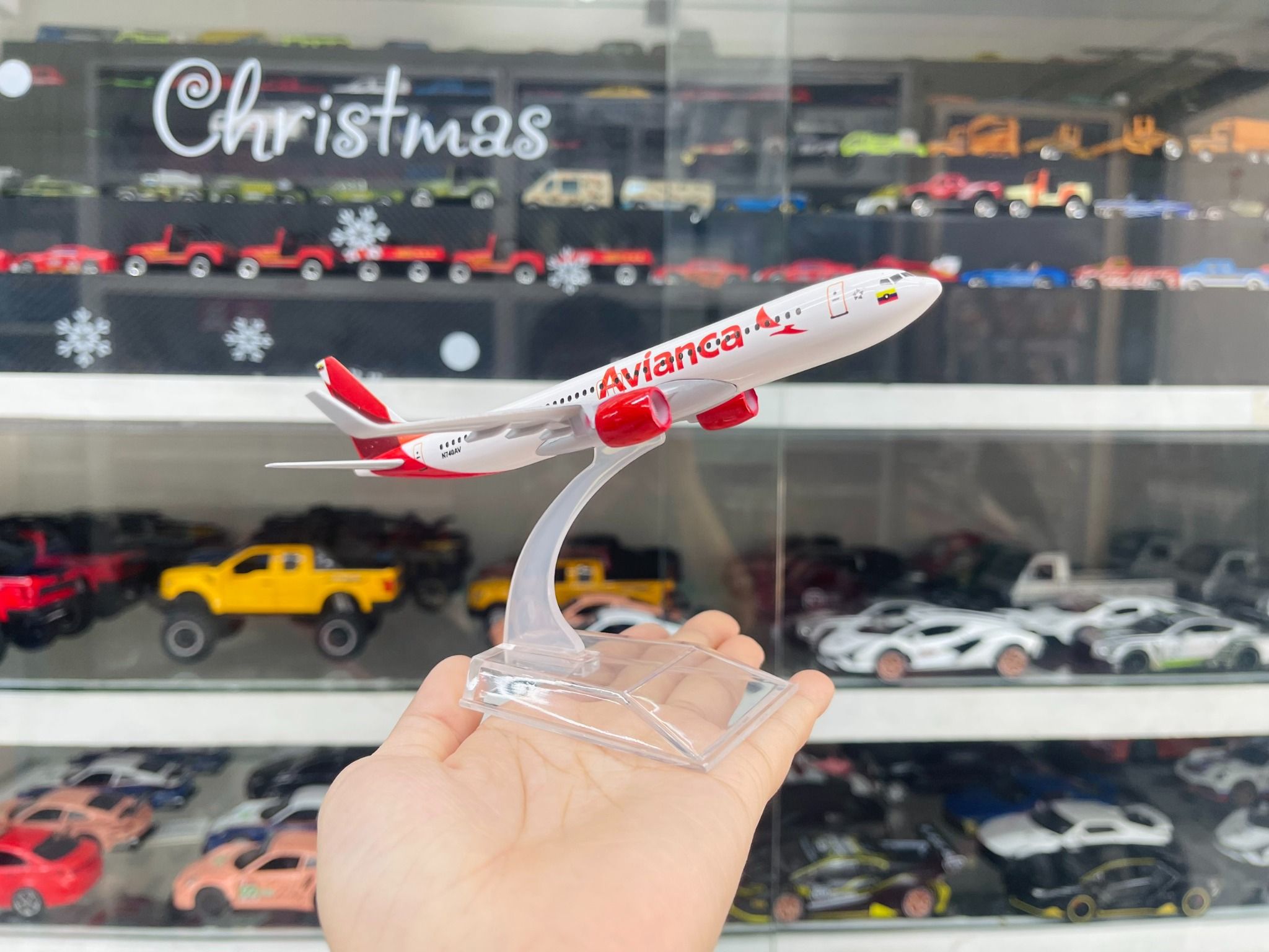 Mô hình máy bay Avianca Airbus A320 16cm MB16180