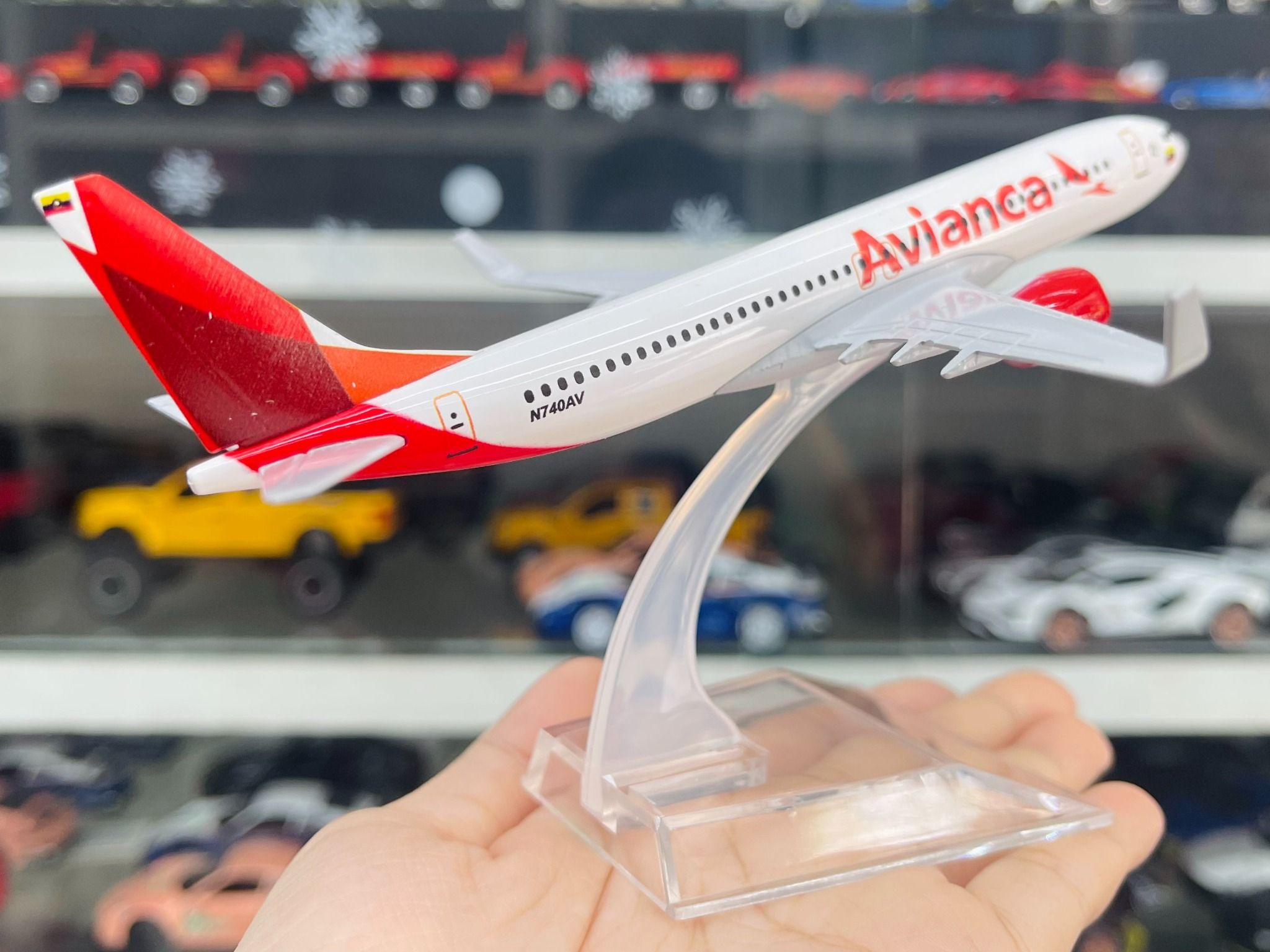 Mô hình máy bay Avianca Airbus A320 16cm MB16180