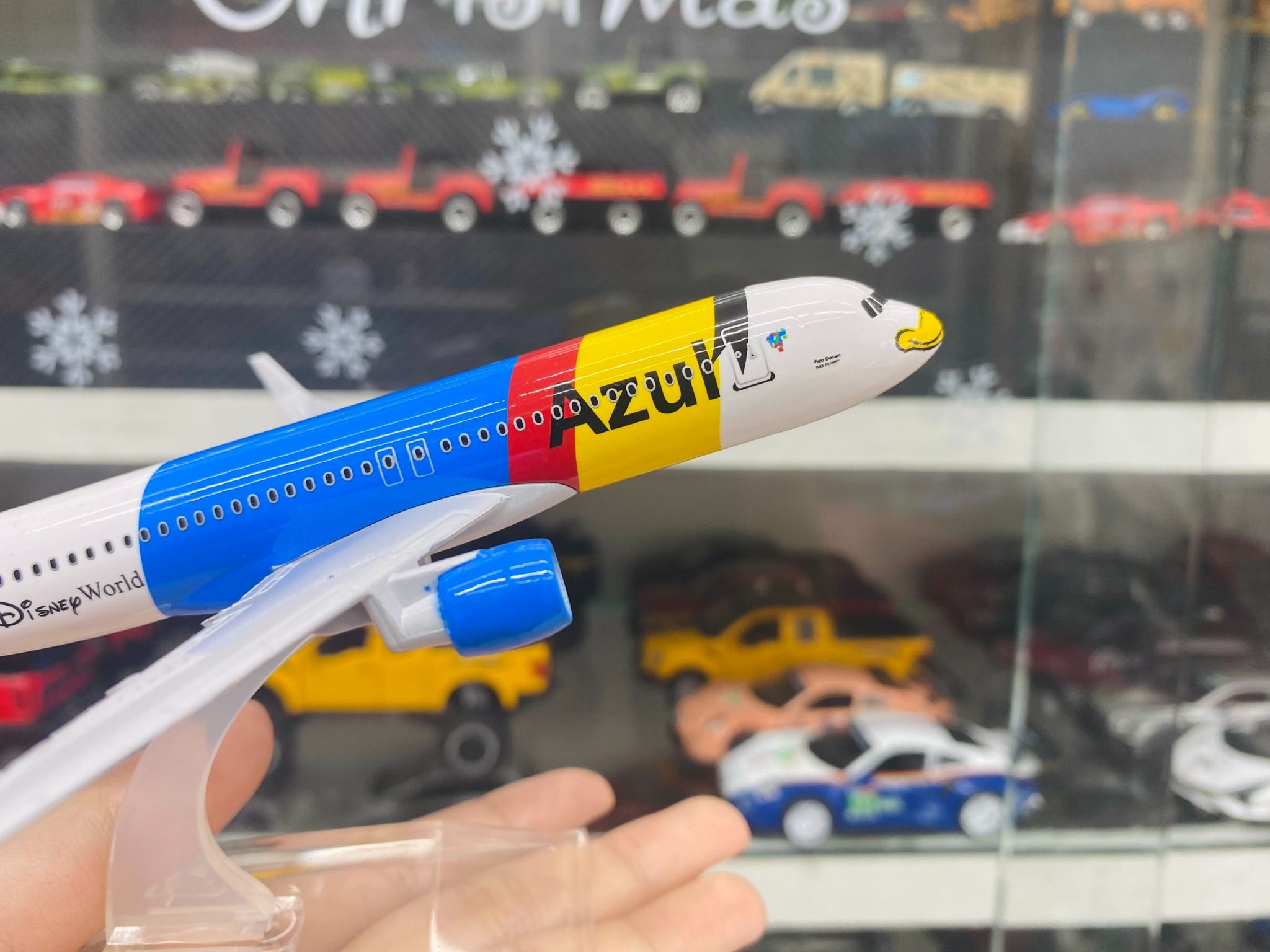 Mô hình máy bay Azul Donald Airbus A320 kích thước 16cm MB16199