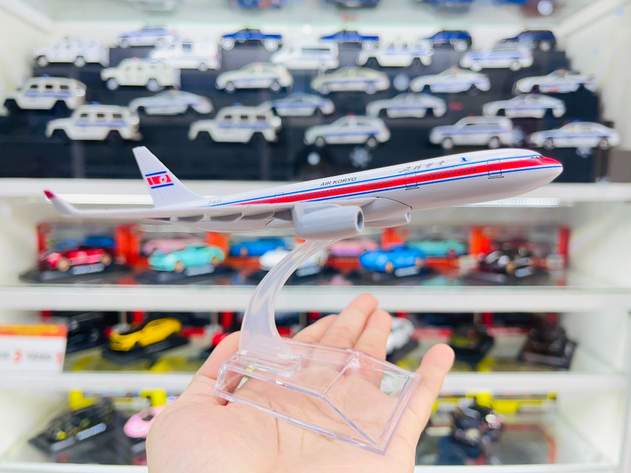 Mô hình máy bay Triều Tiên KORYO Airways Airbus A330 North Korea kích thước 16cm MB16202