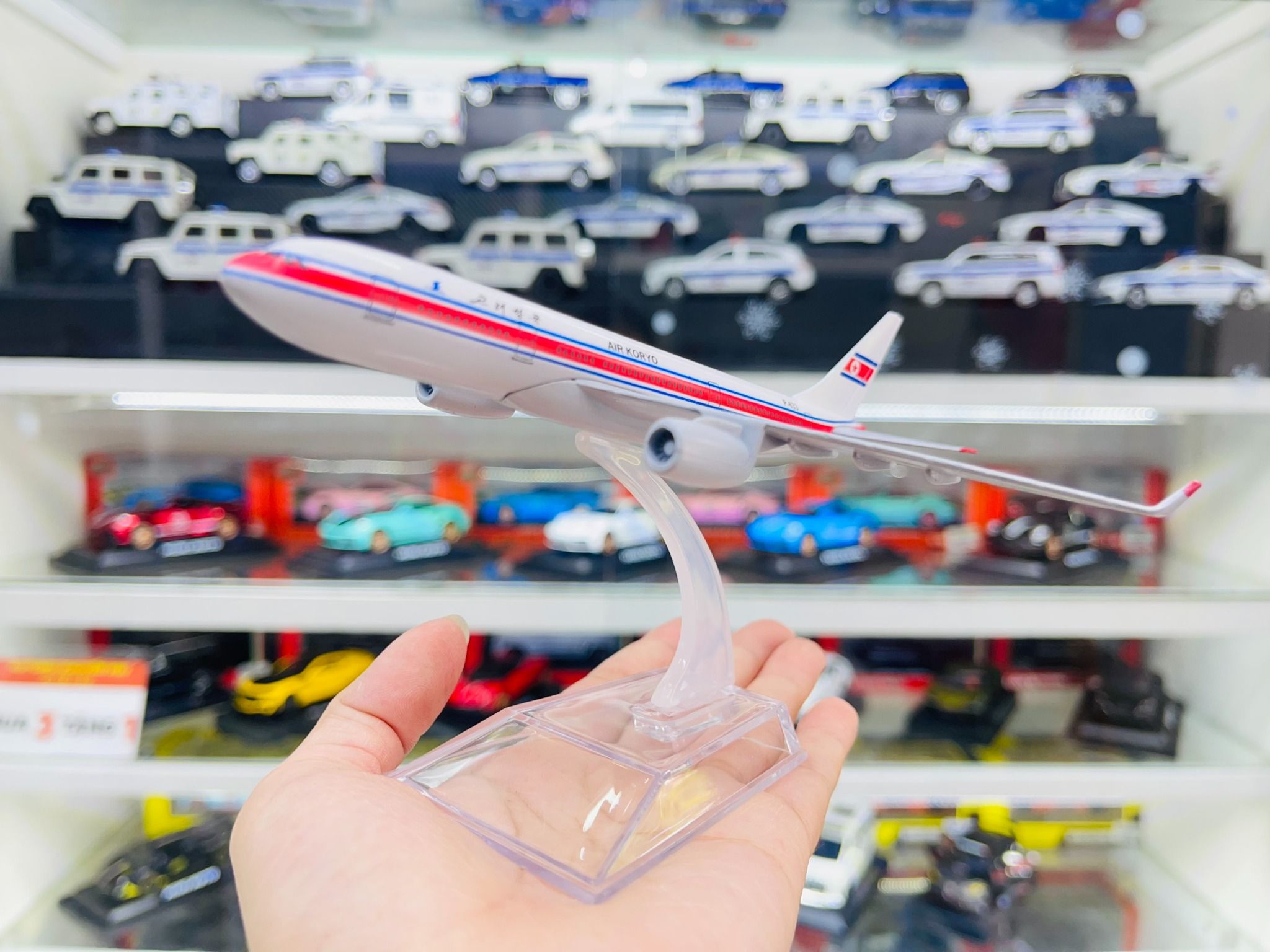 Mô hình máy bay Triều Tiên KORYO Airways Airbus A330 North Korea kích thước 16cm MB16202