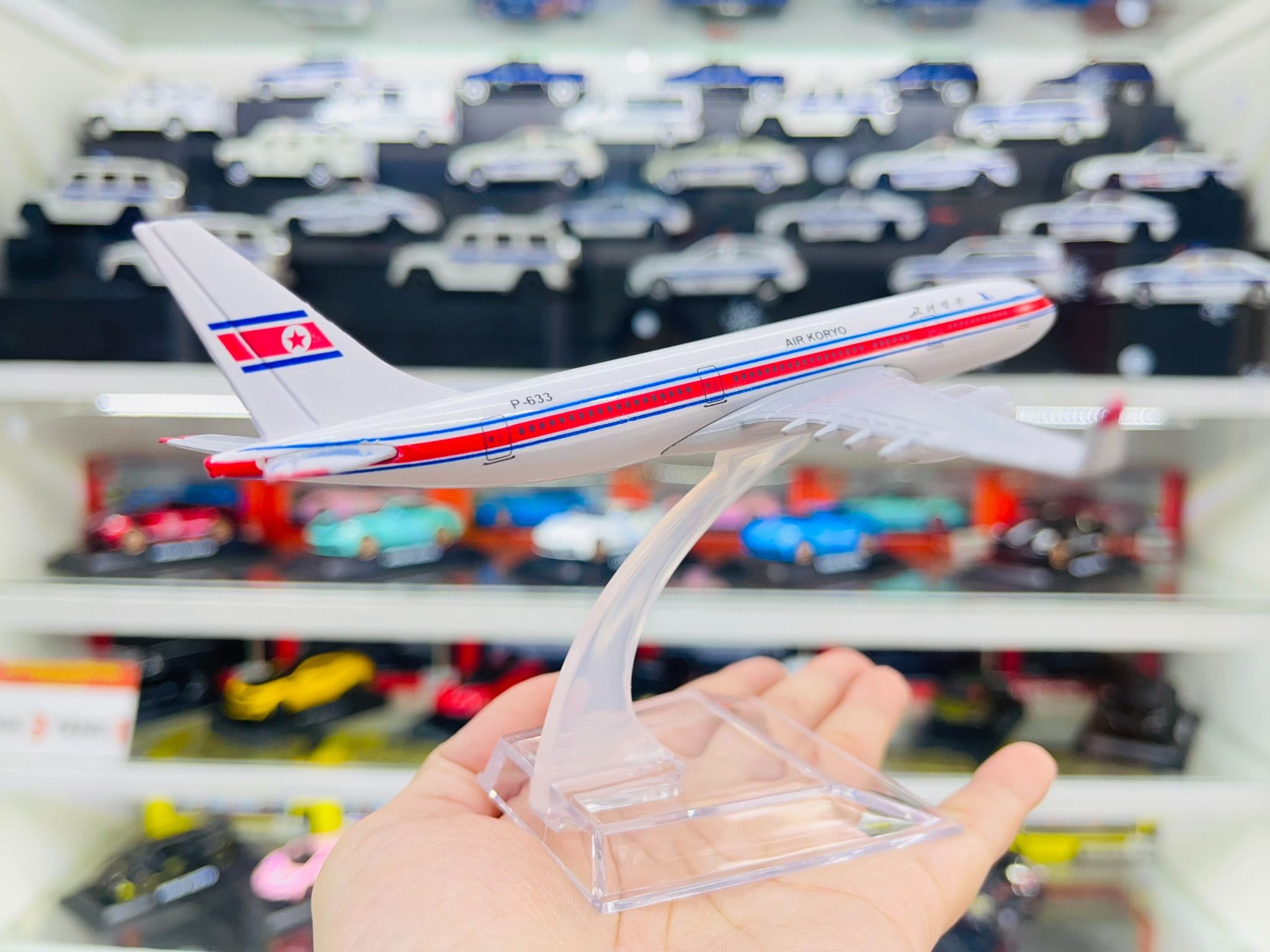 Mô hình máy bay Triều Tiên KORYO Airways Airbus A330 North Korea kích thước 16cm MB16202