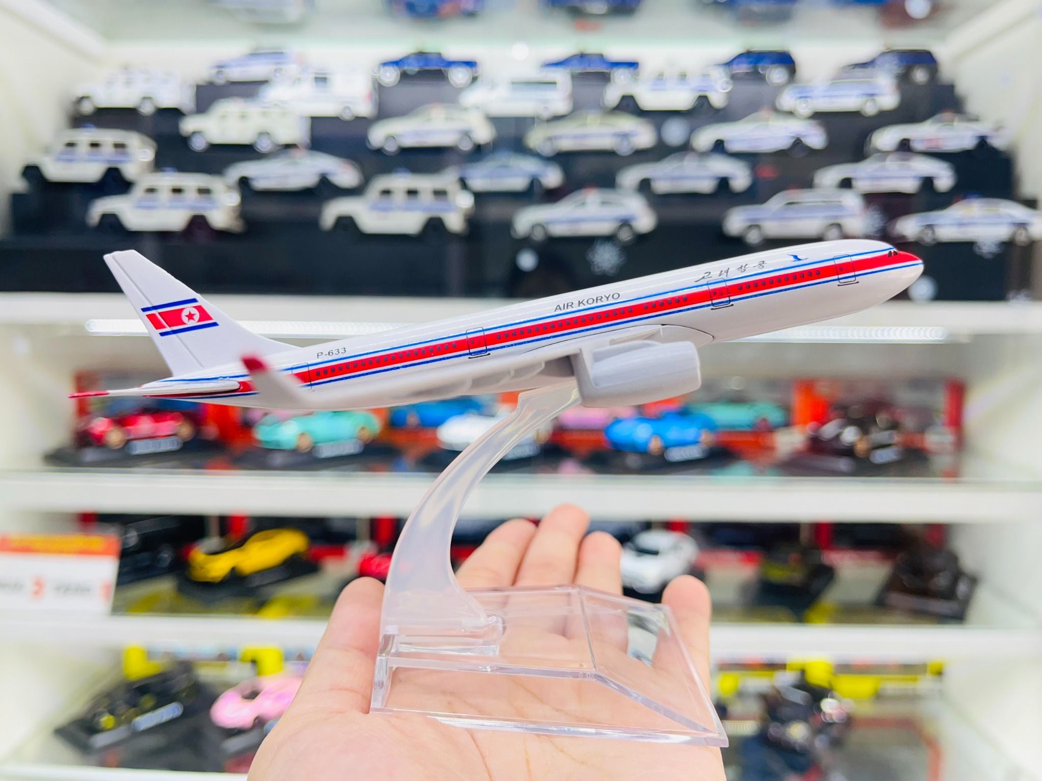 Mô hình máy bay Triều Tiên KORYO Airways Airbus A330 North Korea kích thước 16cm MB16202