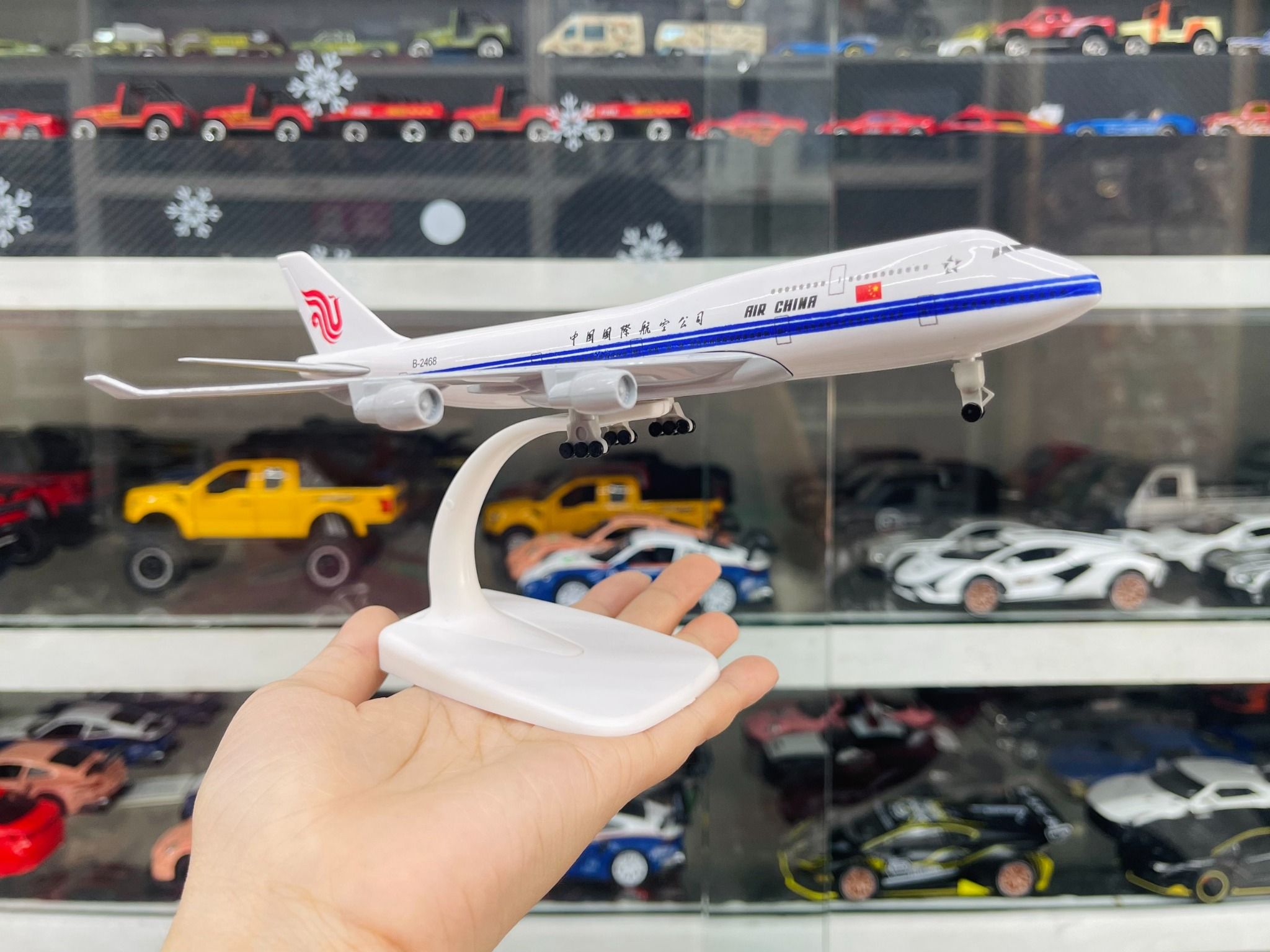 Mô hình máy bay Air China Boeing B747 20cm MB20019