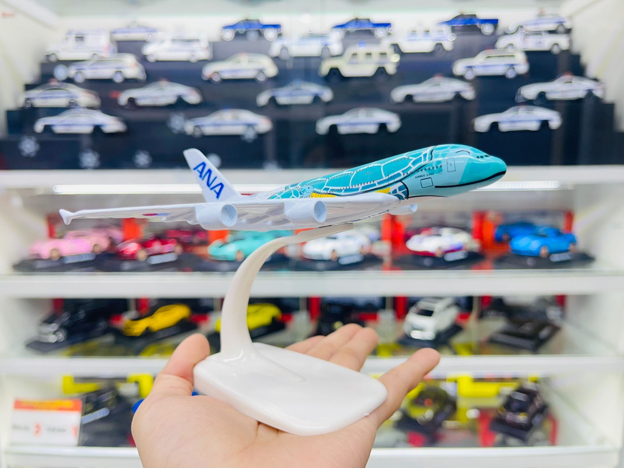 Mô hình máy bay ANA Green Turtle Kai A380 có đế 16cm MB16209