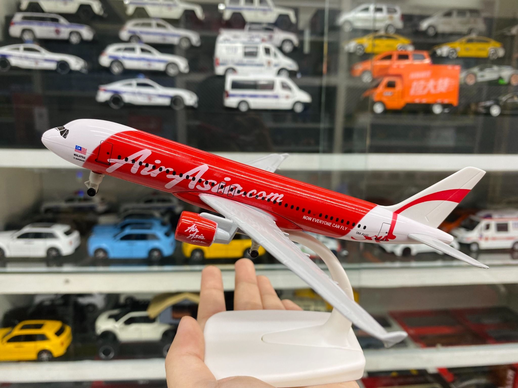 Mô hình máy bay Air Asia Airbus A320 20cm MB20002