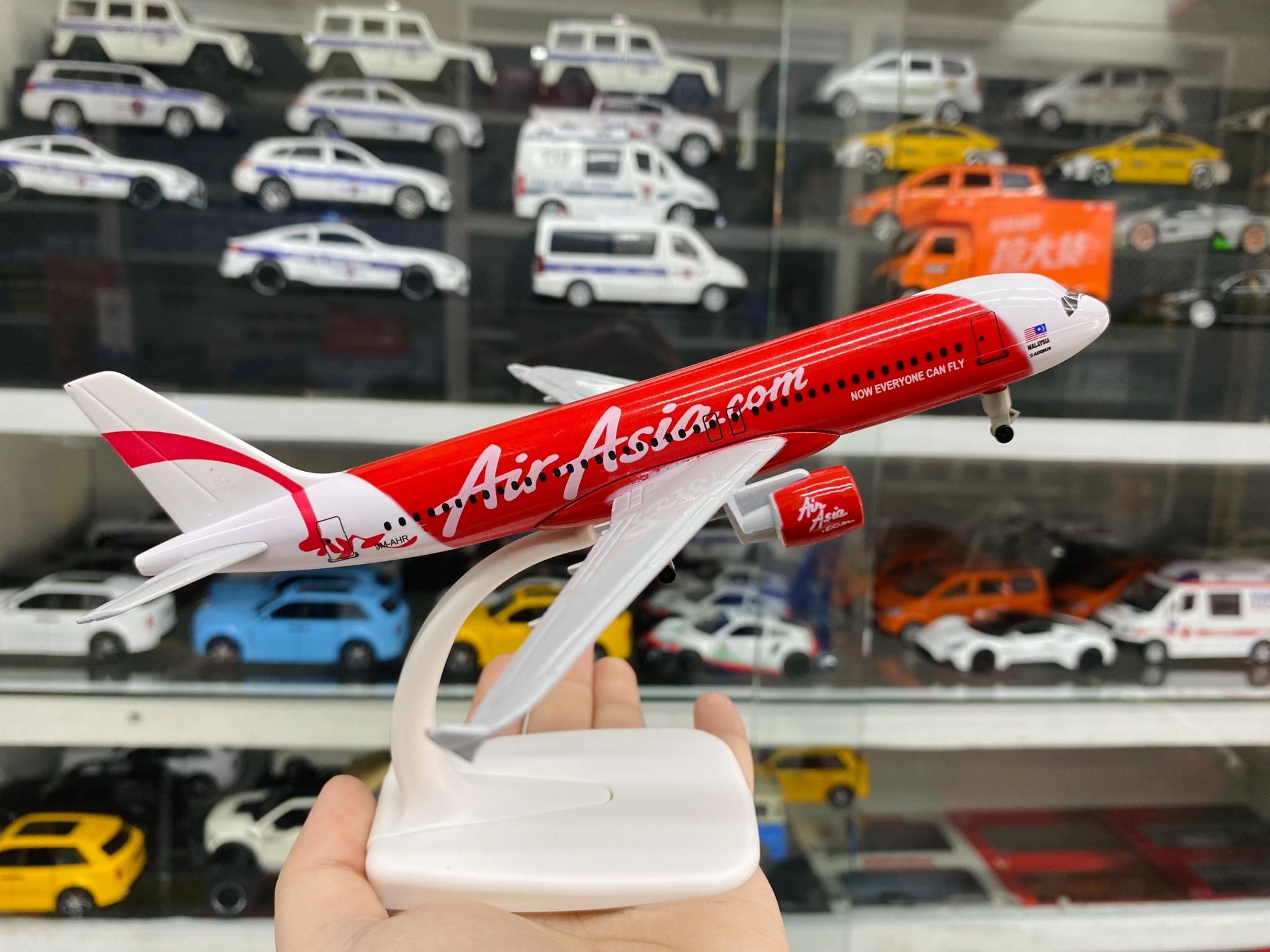 Mô hình máy bay Air Asia Airbus A320 20cm MB20002