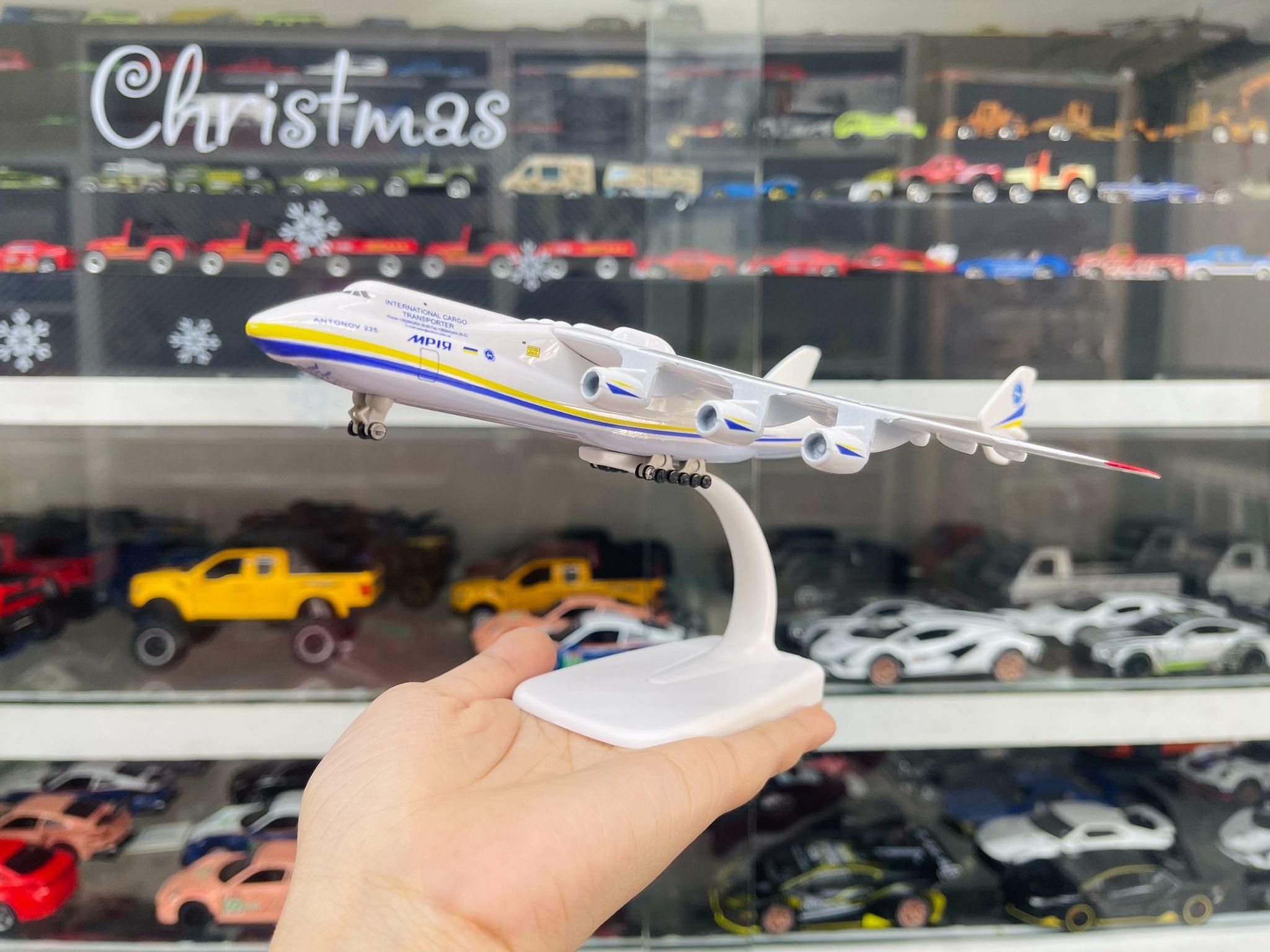 Mô hình máy bay vận chuyển 20cm Antonov Airlines International Cargo Transporter 225 20cm MB20018