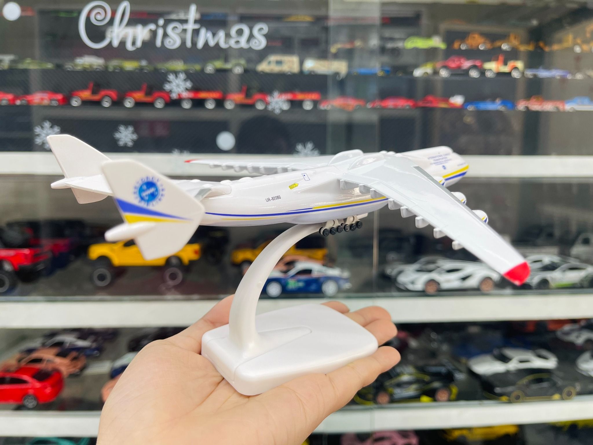 Mô hình máy bay vận chuyển 20cm Antonov Airlines International Cargo Transporter 225 20cm MB20018