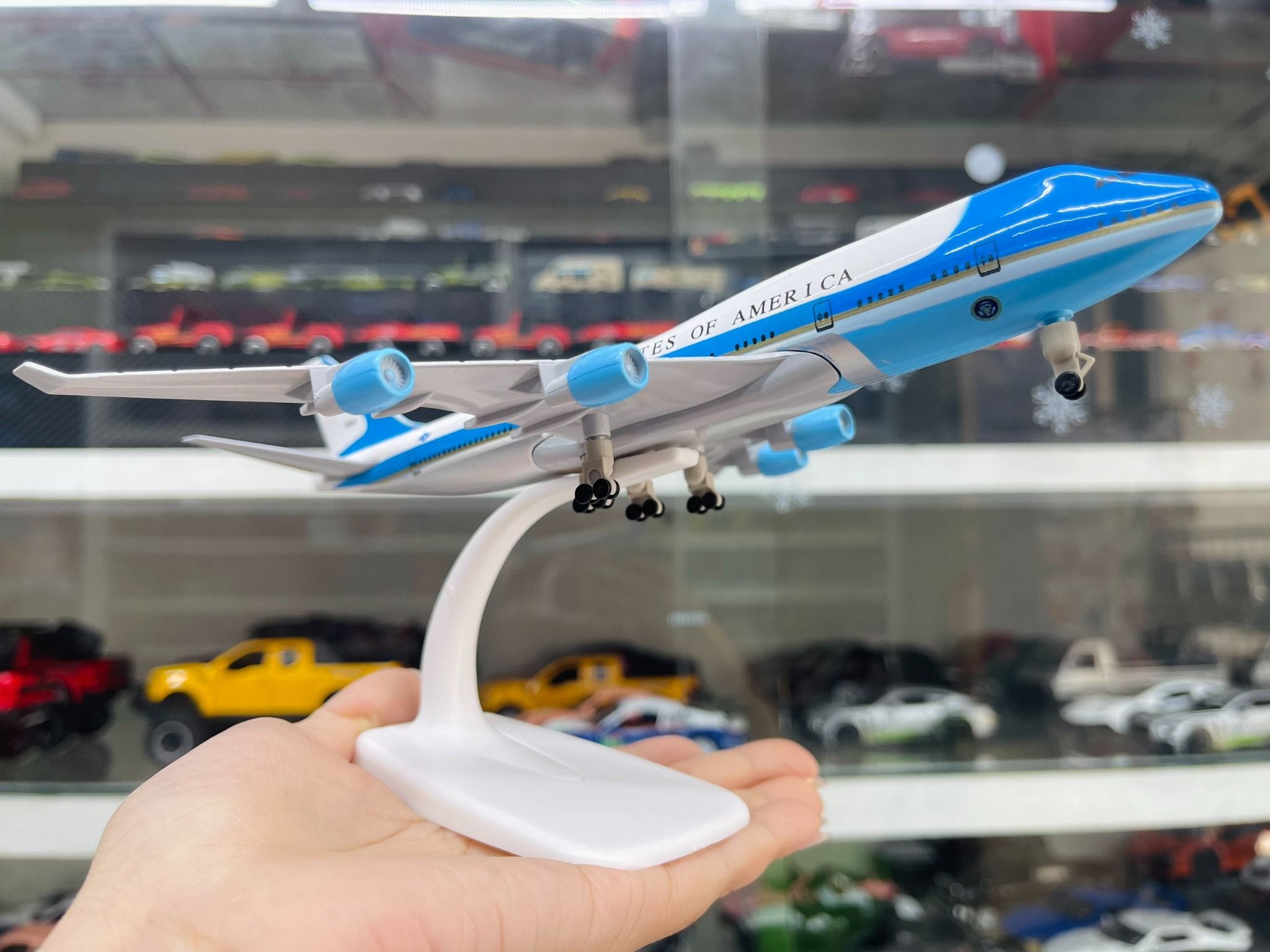 Mô hình máy bay Chuyên cơ tổng thống Mỹ Boeing B747 Air Force One 20cm MB20021