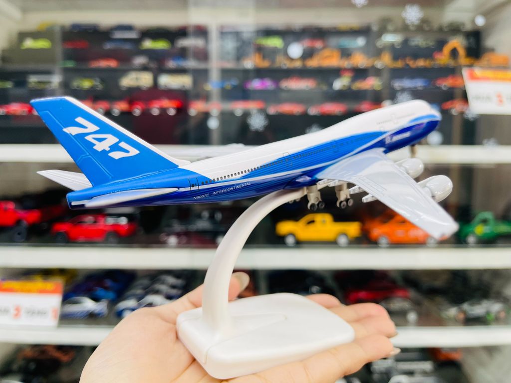 Mô hình máy bay Usa Intercontinental Livery Boeing B747-8 20cm MB20023