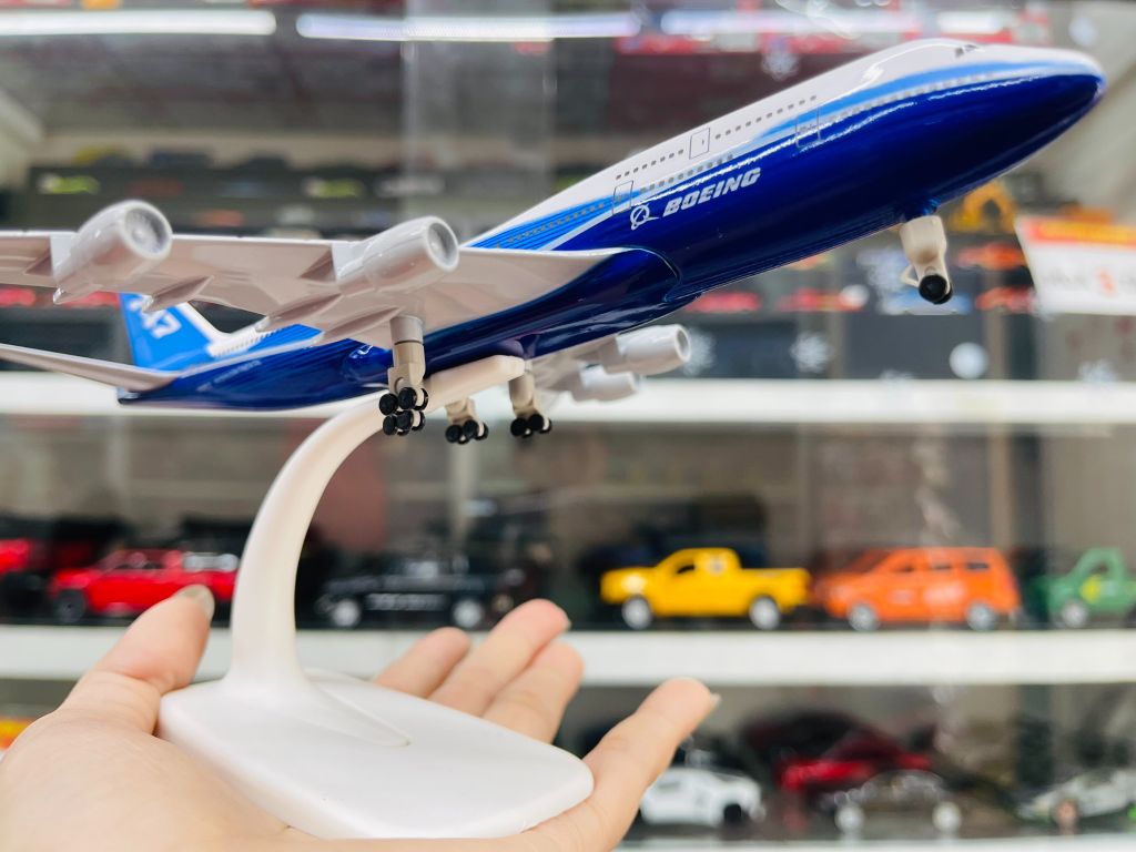 Mô hình máy bay Usa Intercontinental Livery Boeing B747-8 20cm MB20023