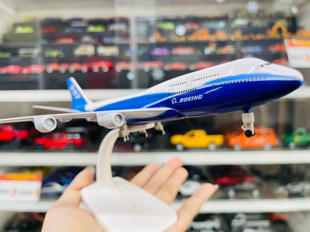 Mô hình máy bay Usa Intercontinental Livery Boeing B747-8 20cm MB20023