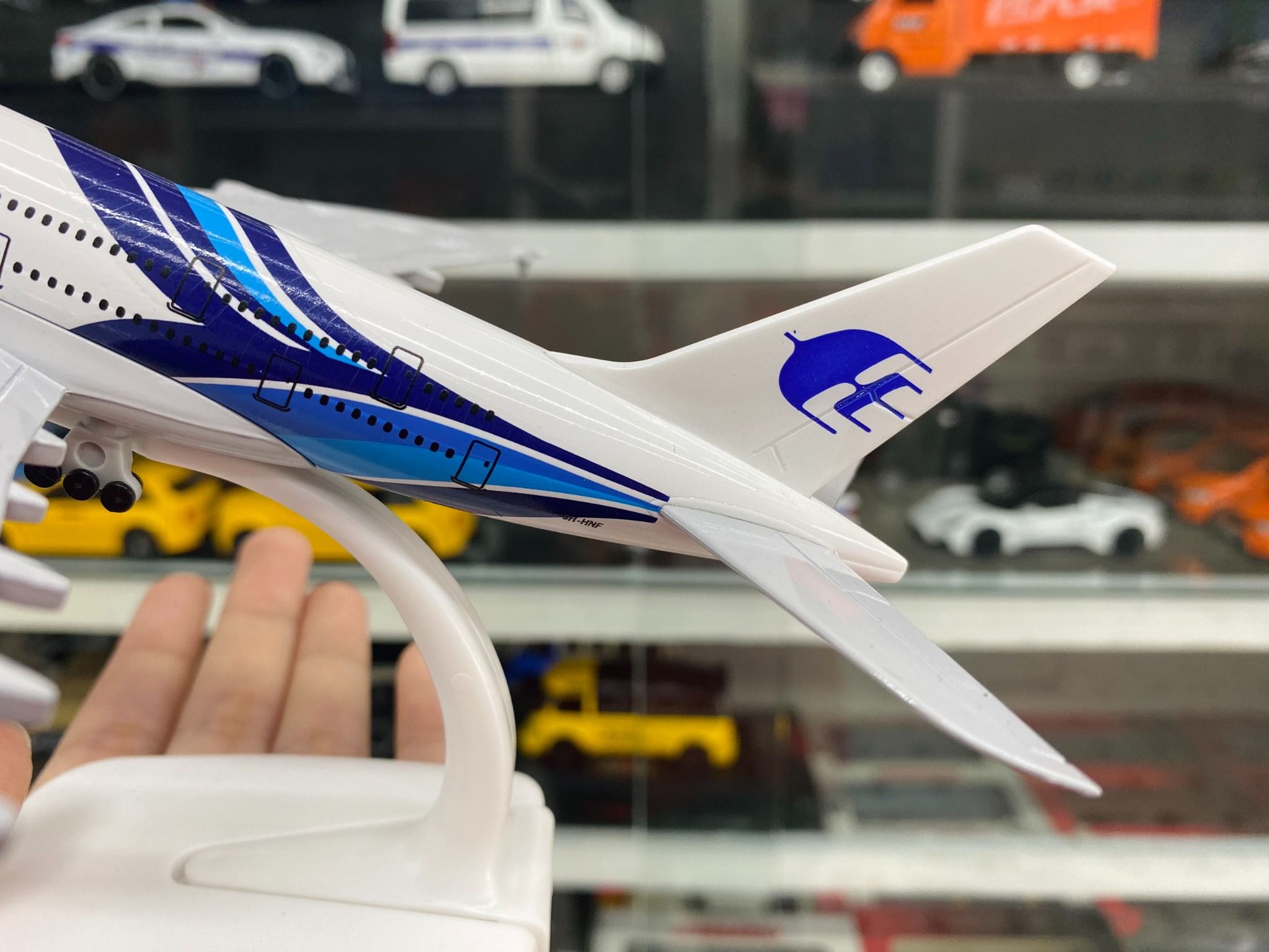 Mô hình máy bay Malaysia Airlines Airbus A380 20cm MB20029