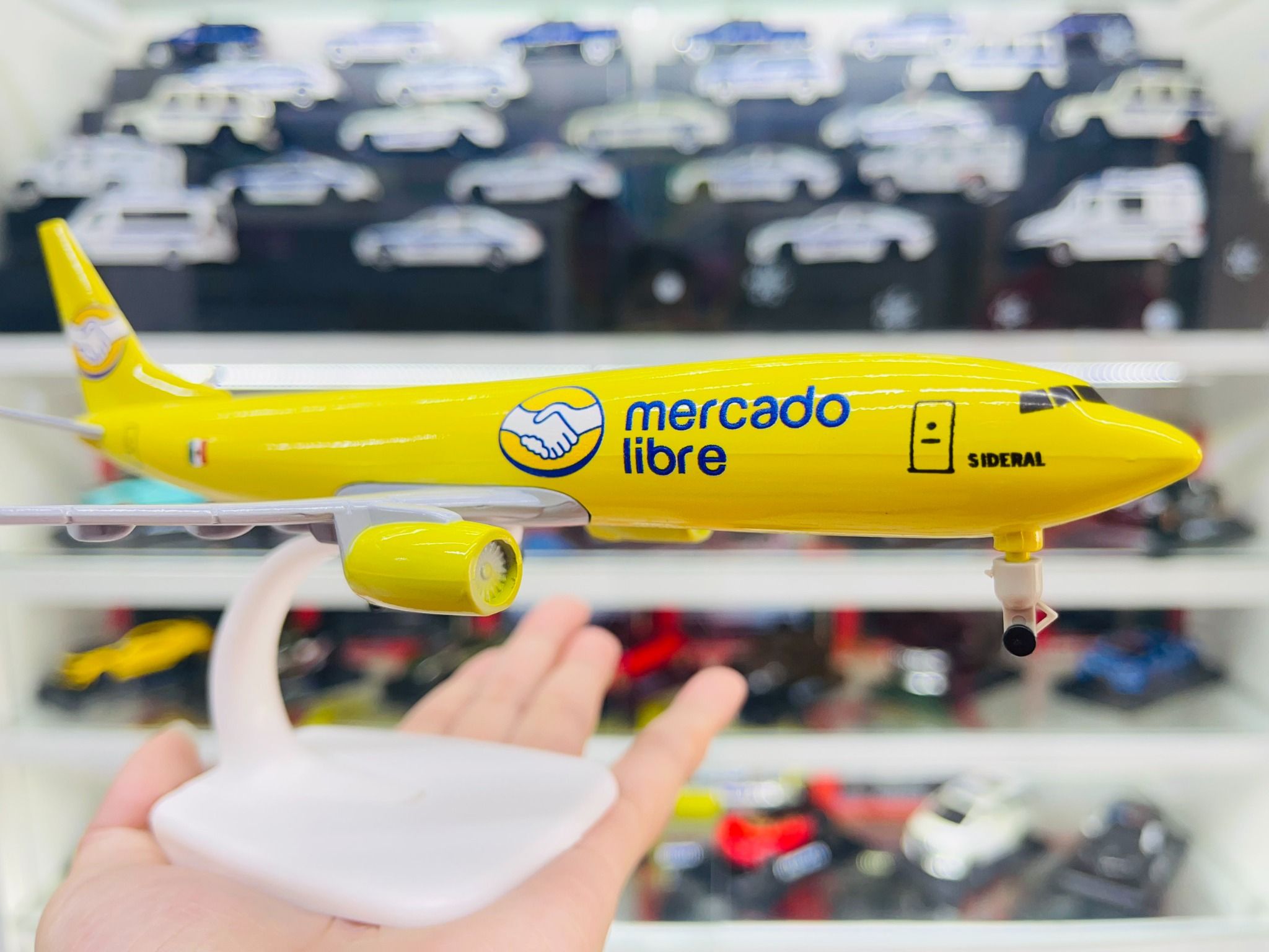 Mô hình máy bay USA Mercado Libre Boeing B737 có bánh xe 20cm MB20053